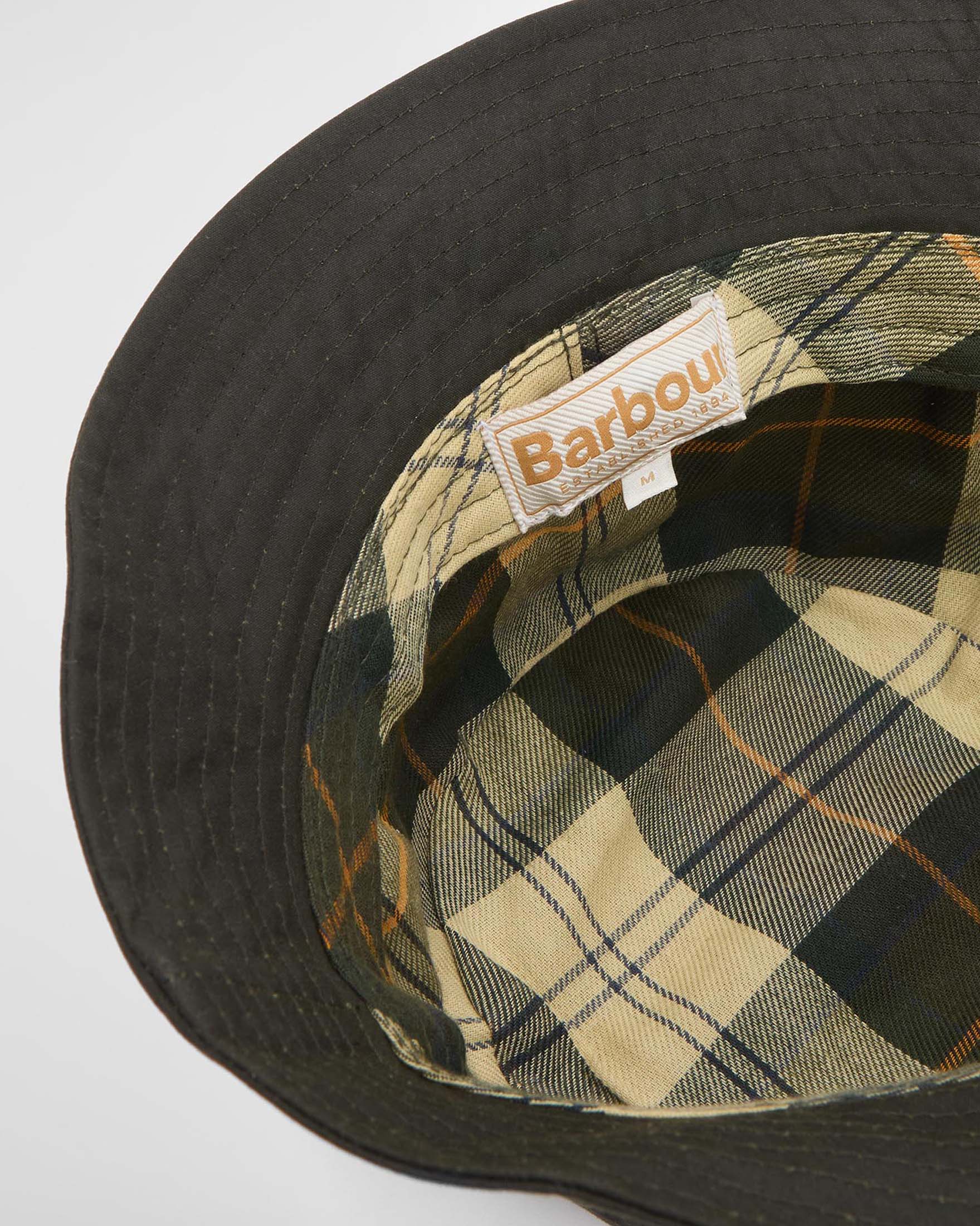 Bucket hat Besleay Barbour verde oliva in cotone cerato con fodera interna a fantasia tartan
