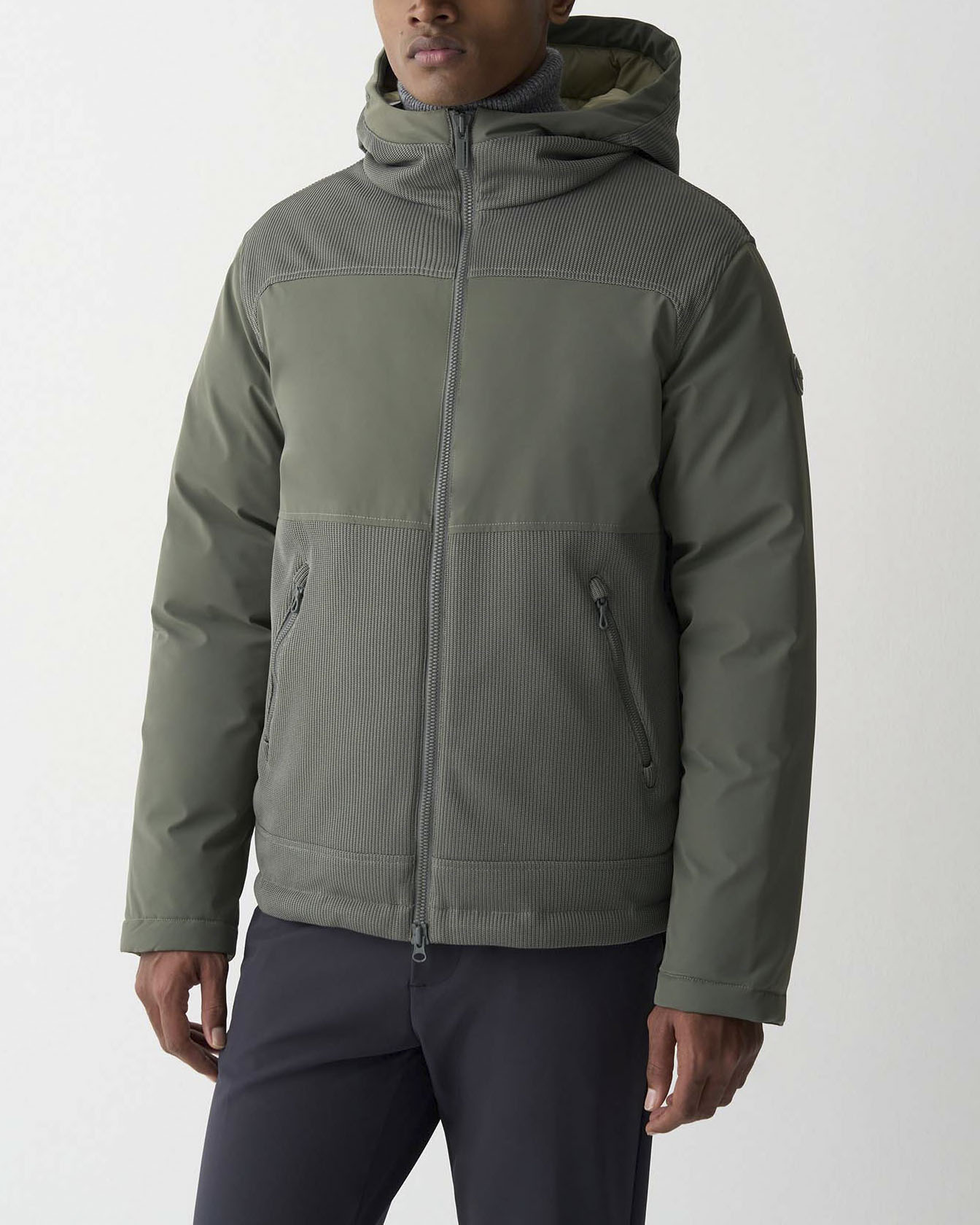 Giubbino Colmar Originals verde militare bi-tessuto con cappuccio e inserti su spalle e tasche in tecno maglia image