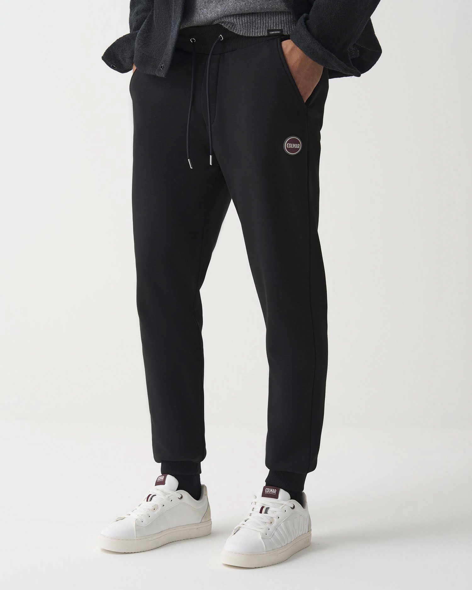 Pantalone Colmar Originals nero in felpa di cotone con logo bollo applicato image
