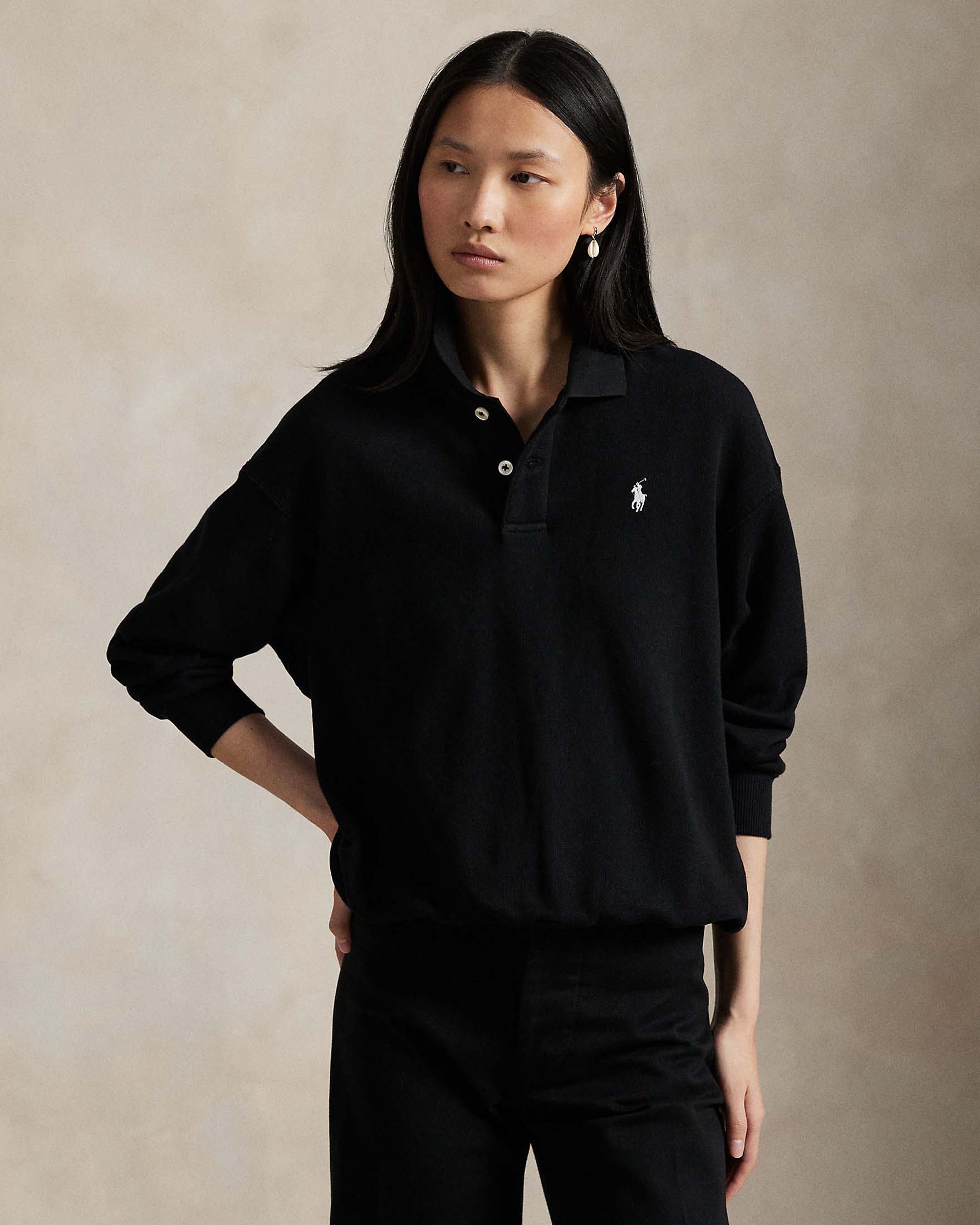 Polo nera Ralph Lauren in misto cotone garzato con logo bianco ricamato sul petto