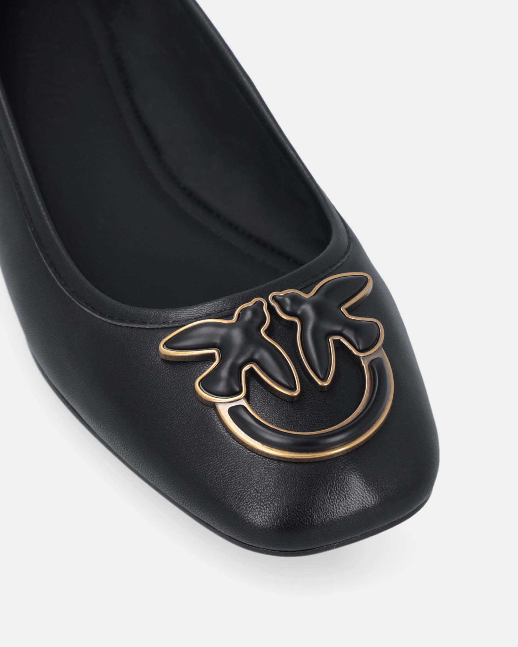 Ballerine nere Pinko in pelle con punta squadrata e logo con profili dorati image