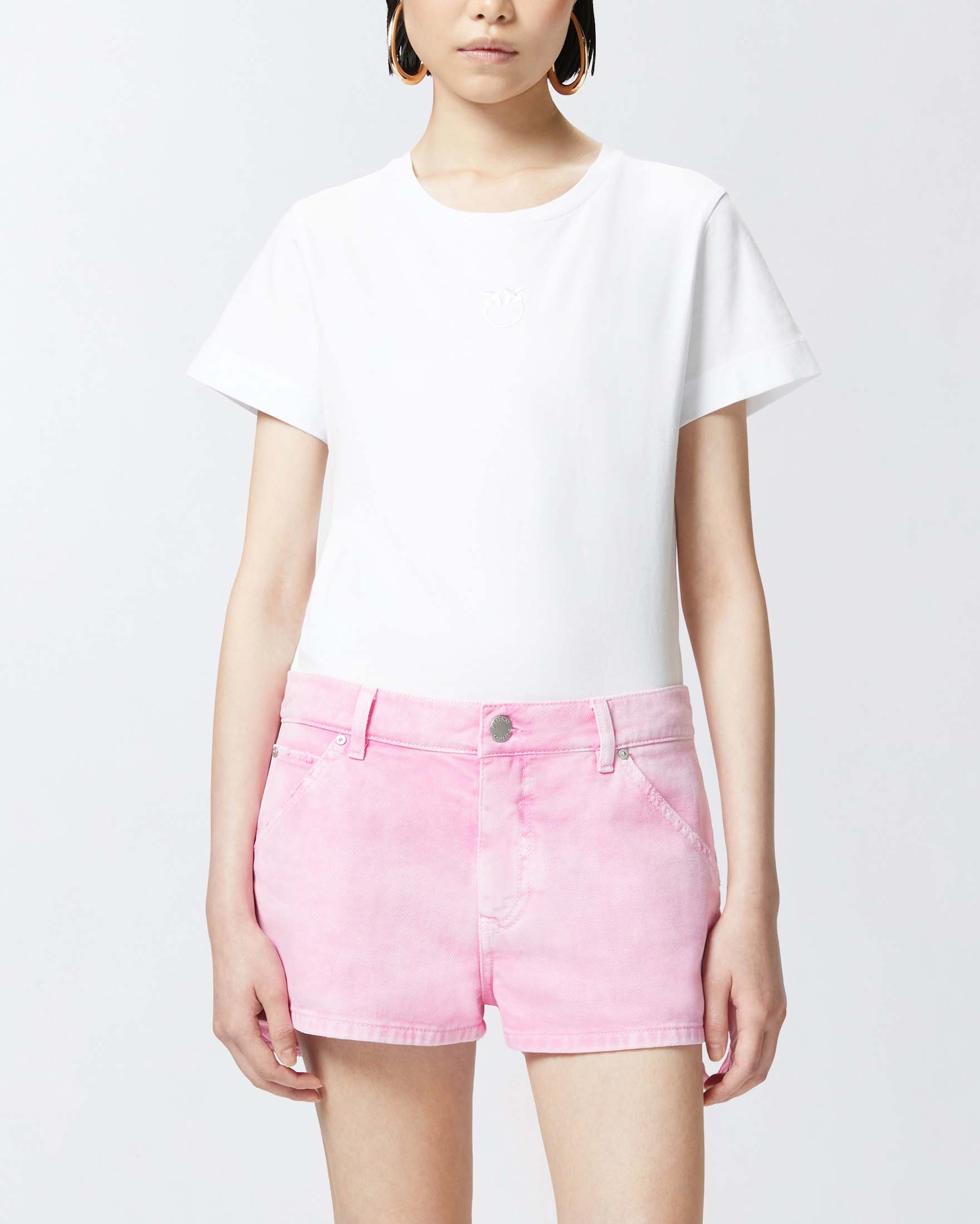 T-shirt bianca in cotone Pinko con logo ricamato tono su tono sul petto