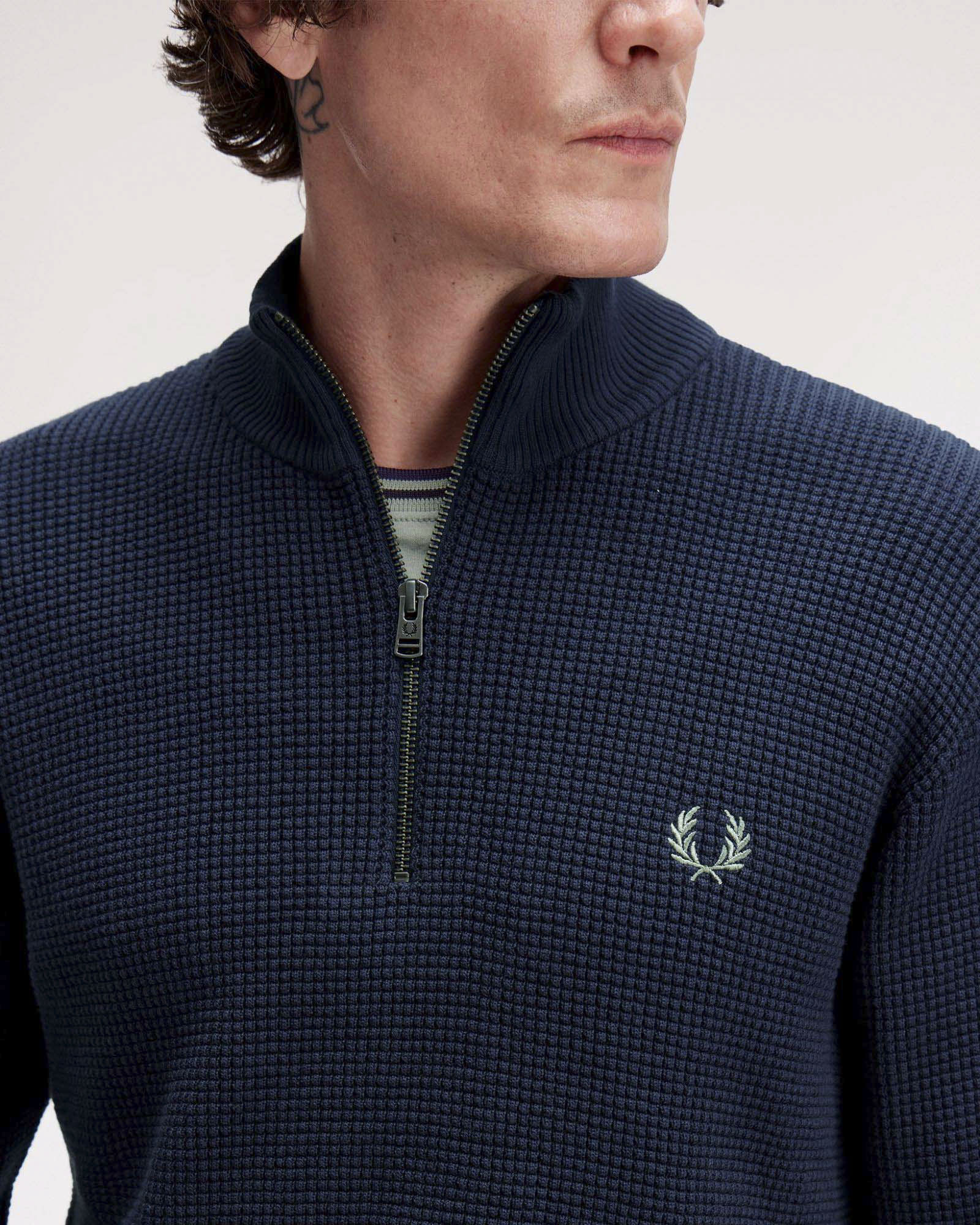 Maglia Fred Perry blu indaco in puro cotone punto waffle con apertura a mezza zip image