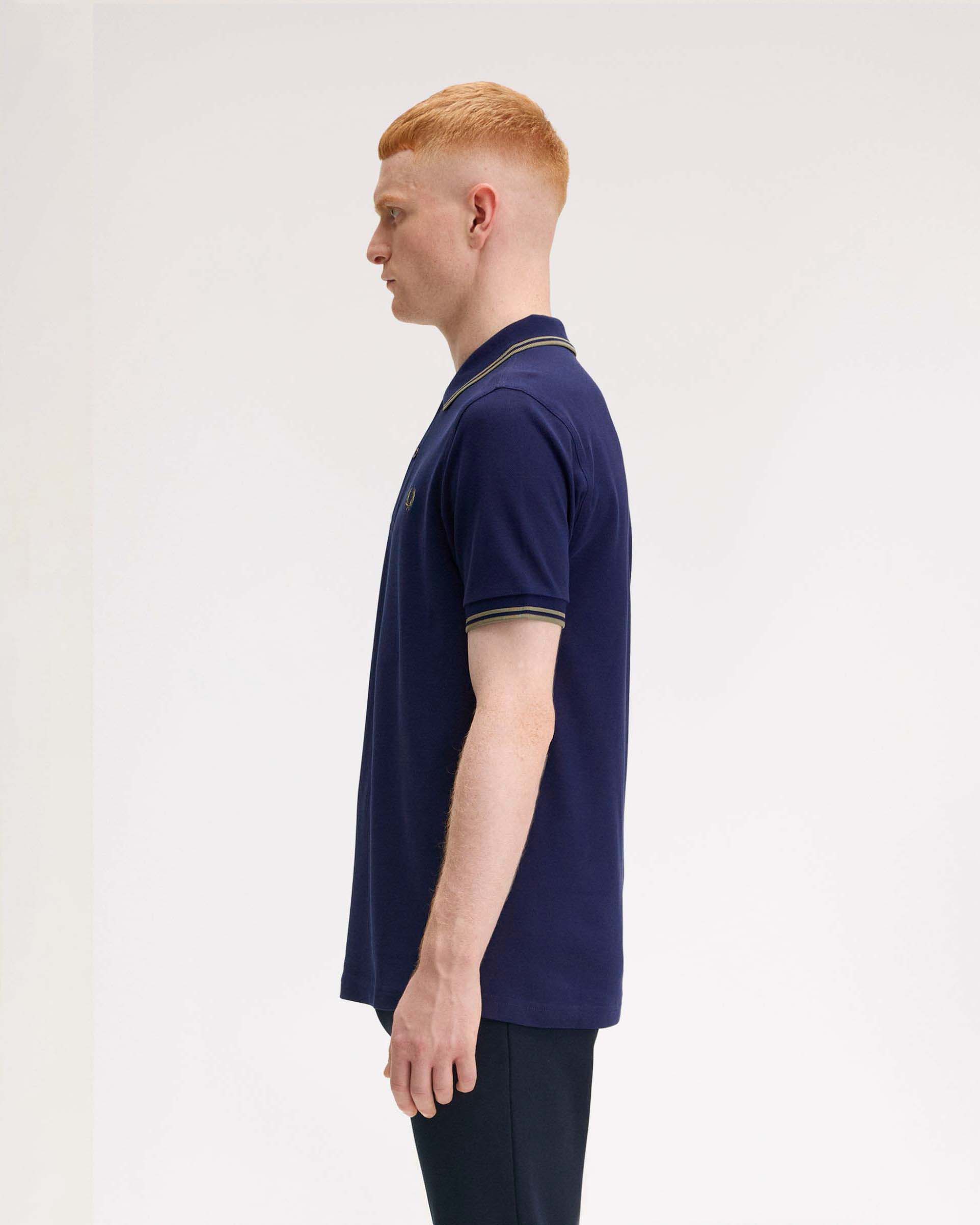 Polo Fred Perry blu indaco mezza manica con bordino verde salvia