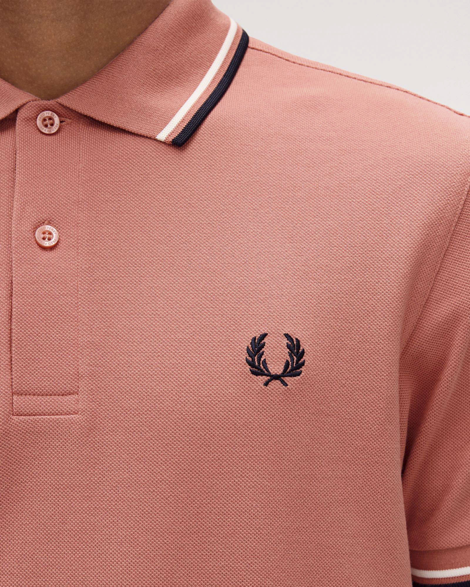 Polo Fred Perry rosa antico mezza manica con bordino blu e bianco