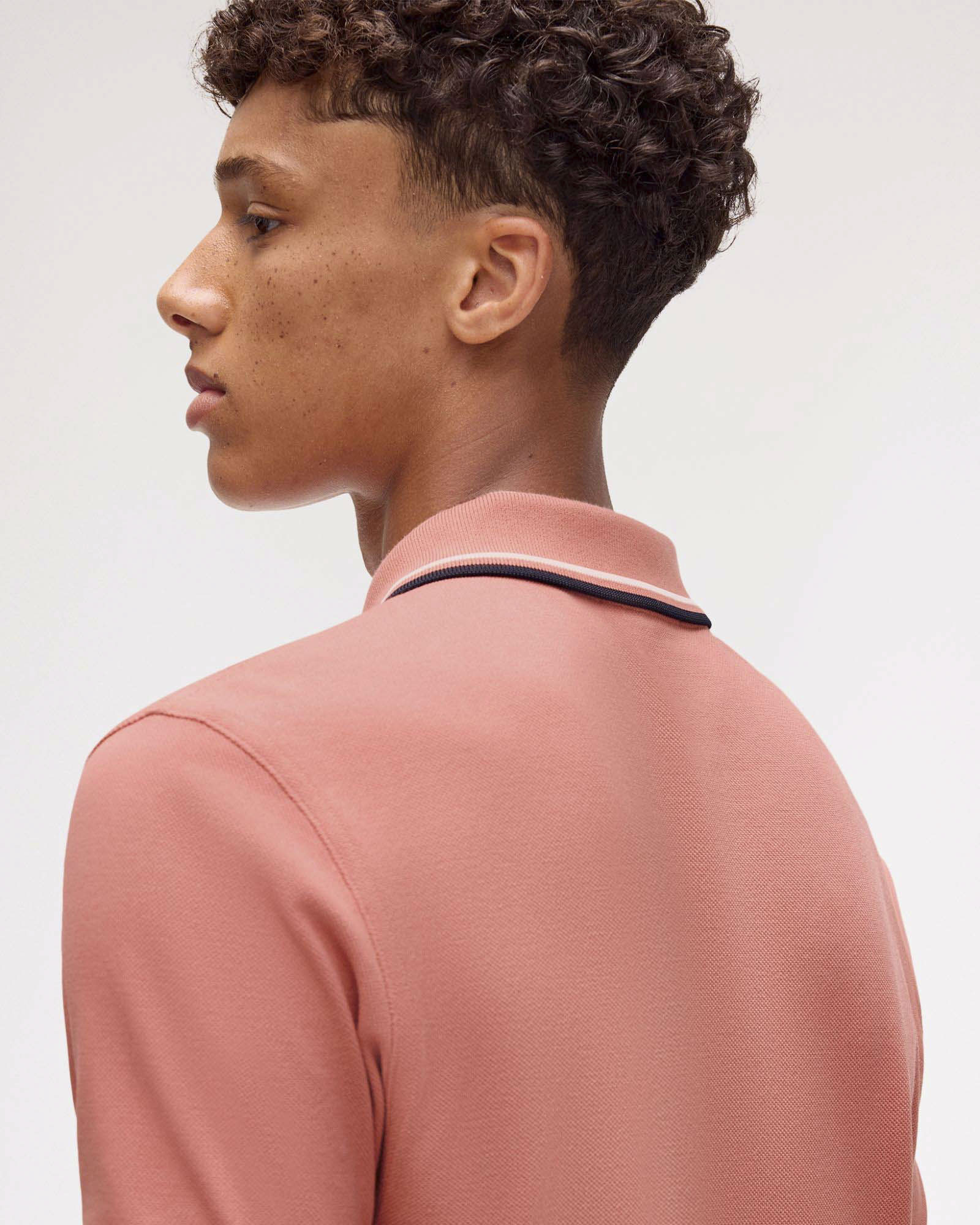 Polo Fred Perry rosa antico mezza manica con bordino blu e bianco