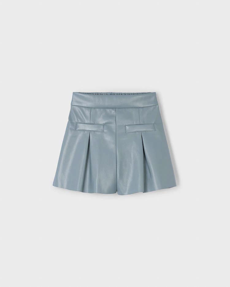 Short azzurro carta da zucchero in ecopelle con pinces