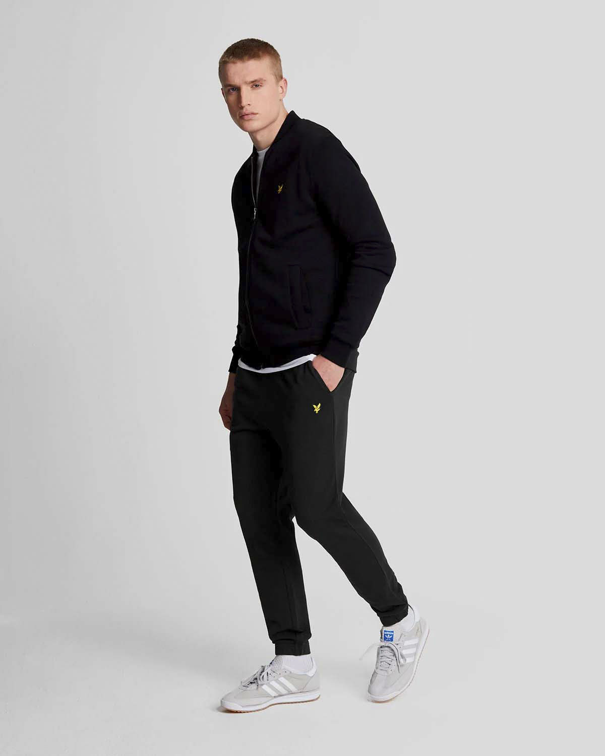 Jogger Lyle & Scott nero in felpa di puro cotone