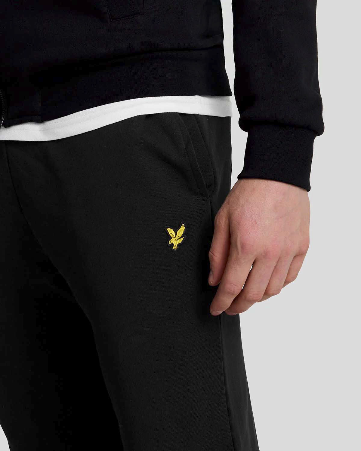Jogger Lyle & Scott nero in felpa di puro cotone