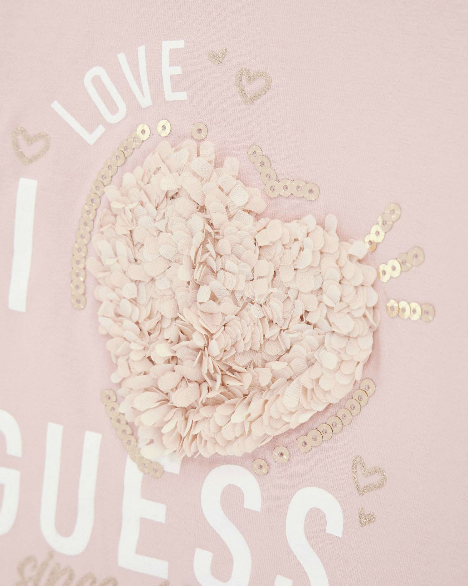 T-shirt Guess in puro cotone rosa con cuore e petali in rilievo image