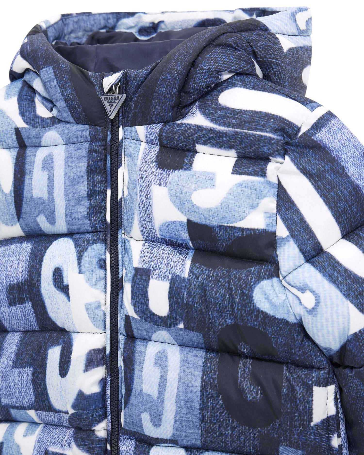 Piumino Guess in nylon blu e bianco effetto denim con cappuccio e maxi loghi image