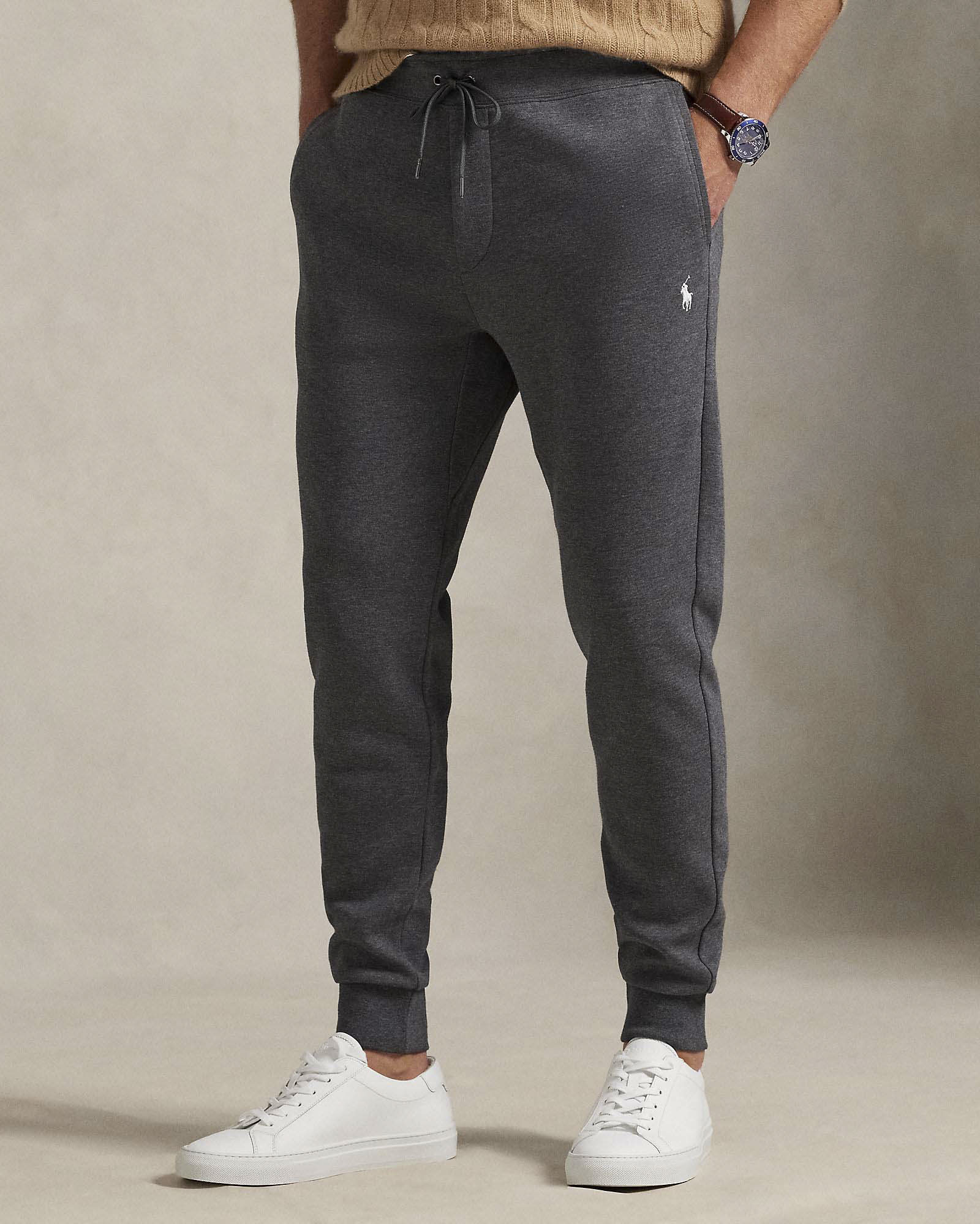 Pantalone jogger Polo Ralph Lauren grigio antracite in felpa con logo pony piccolo sul fianco image