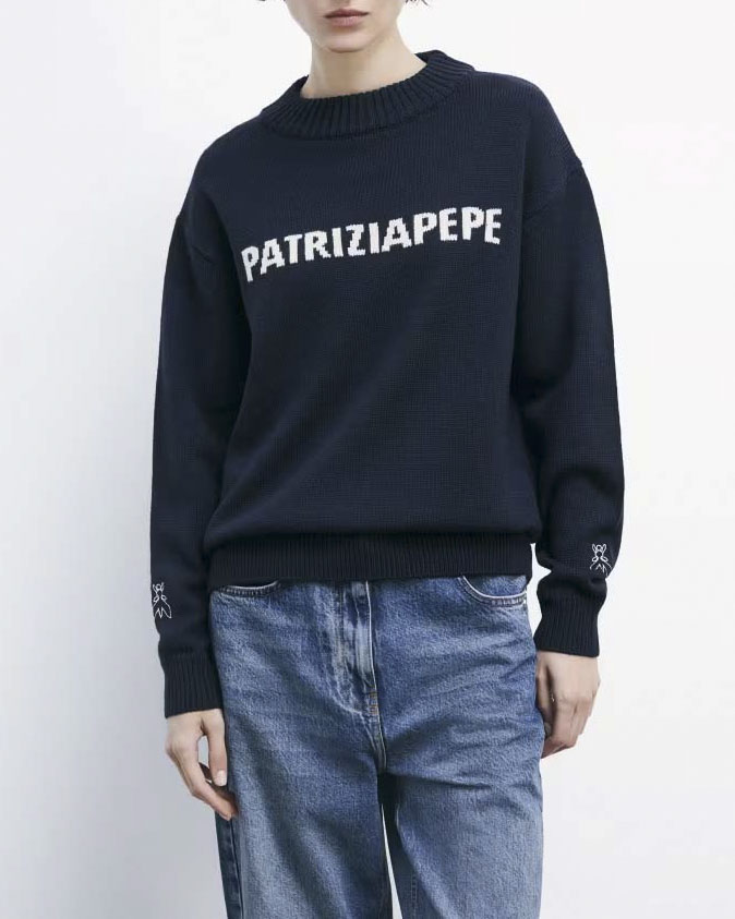 Maglione blu Patrizia Pepe in misto lana con scritta logo jacquard