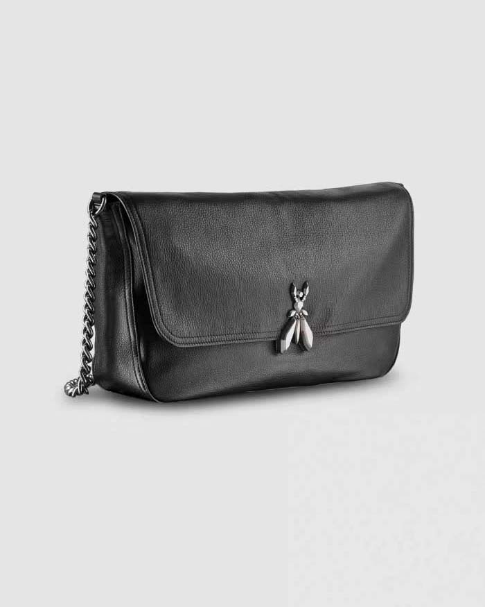 Borsa nera grande Essential Fly con tracolla a catena in metallo e patta di chiusura