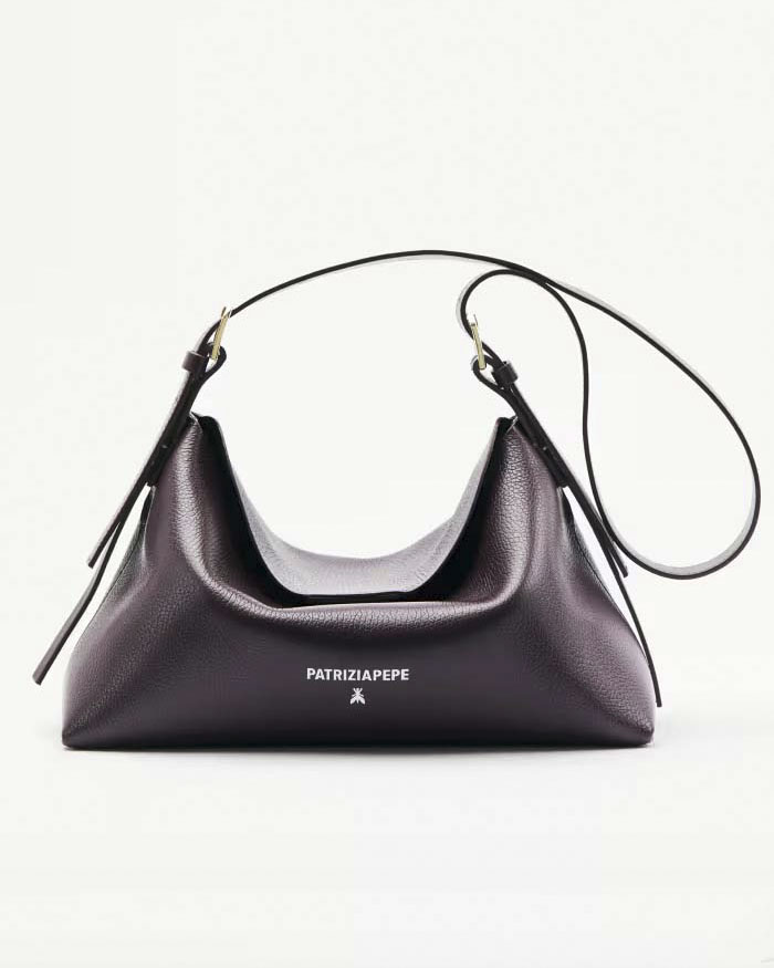 Borsa a sacca bordeaux linea Never Complete Patrizia Pepe in pelle martellata con tracolla regolabile