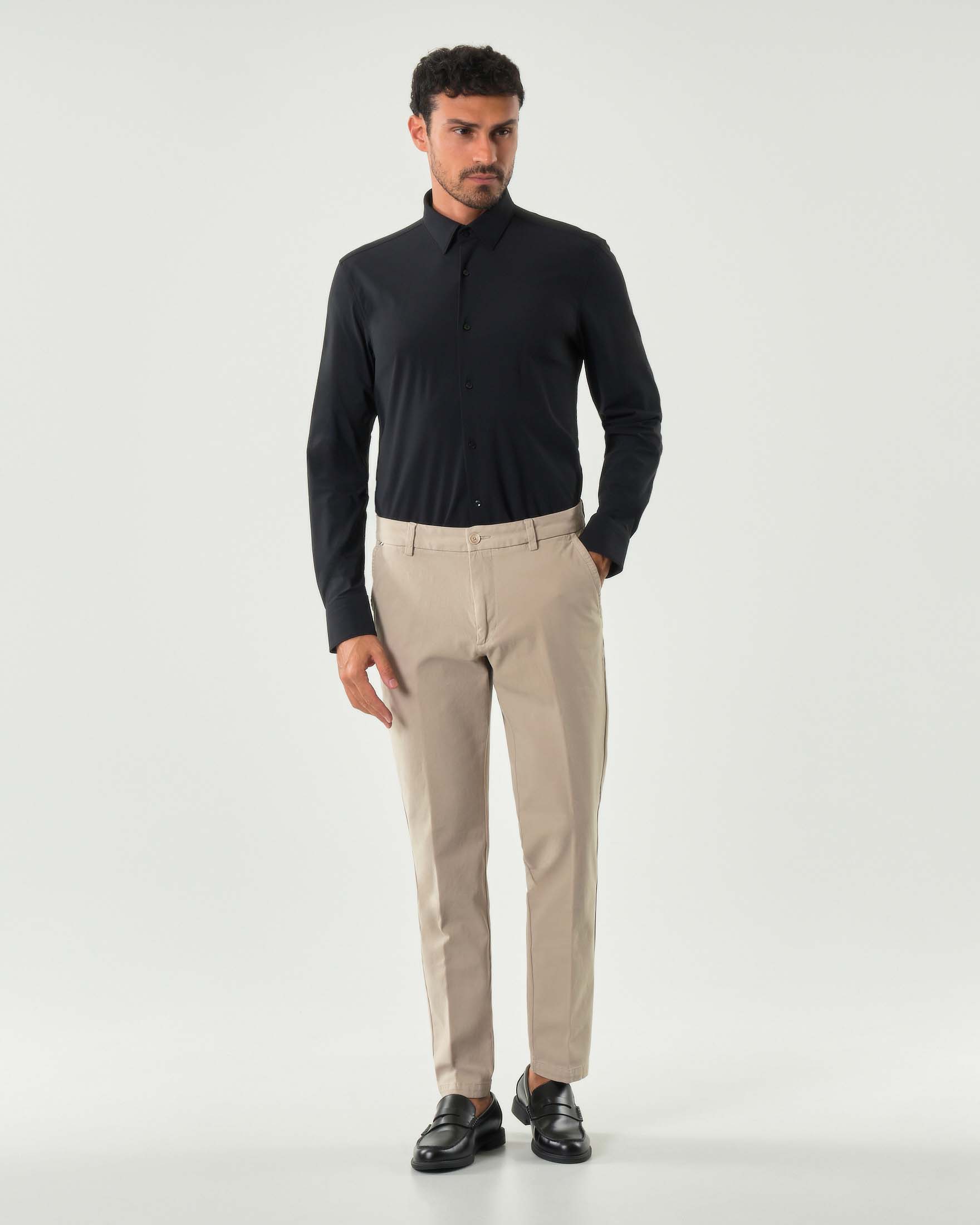 Pantalone chino Boss Kaiton beige in twill di cotone stretch