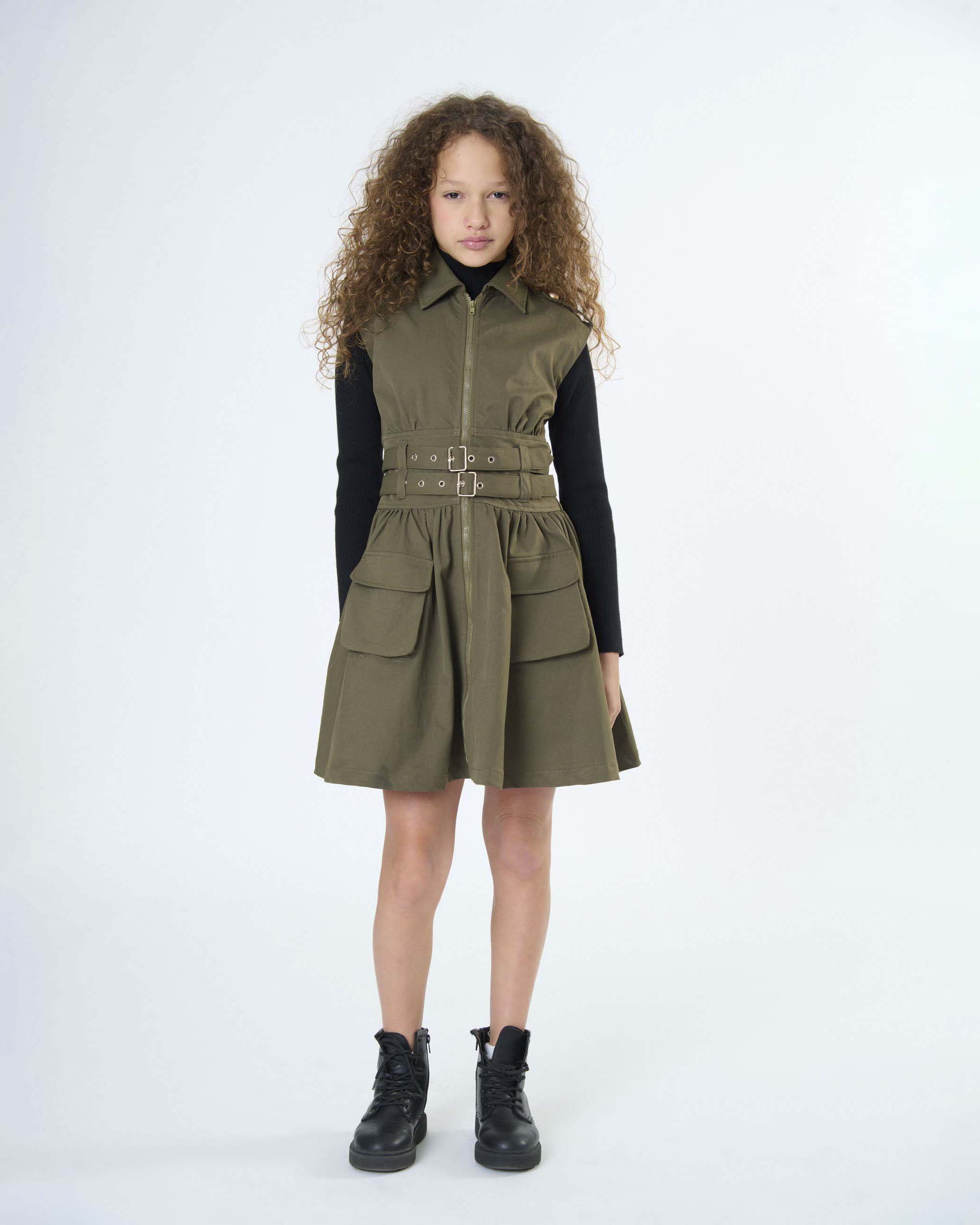 Abito To be Too militare con cinture e tasche smanicato