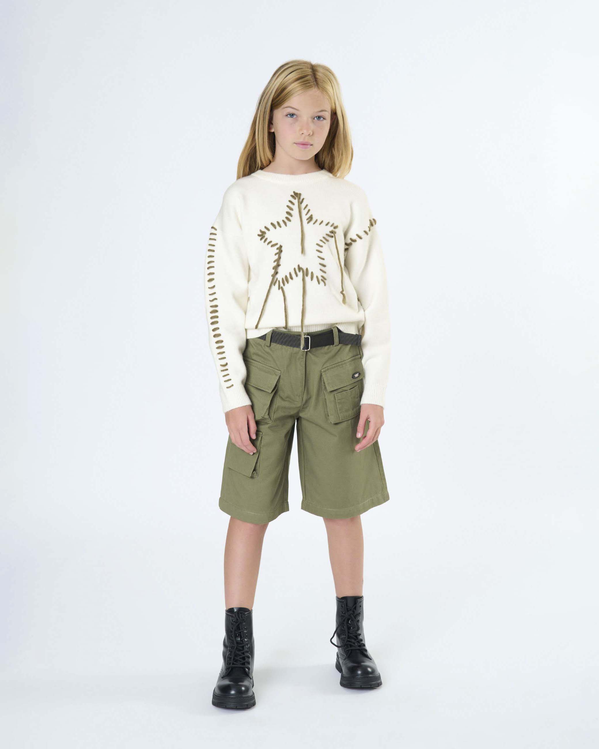 Maglioncino To be Too panna con stella verde militare ricamata