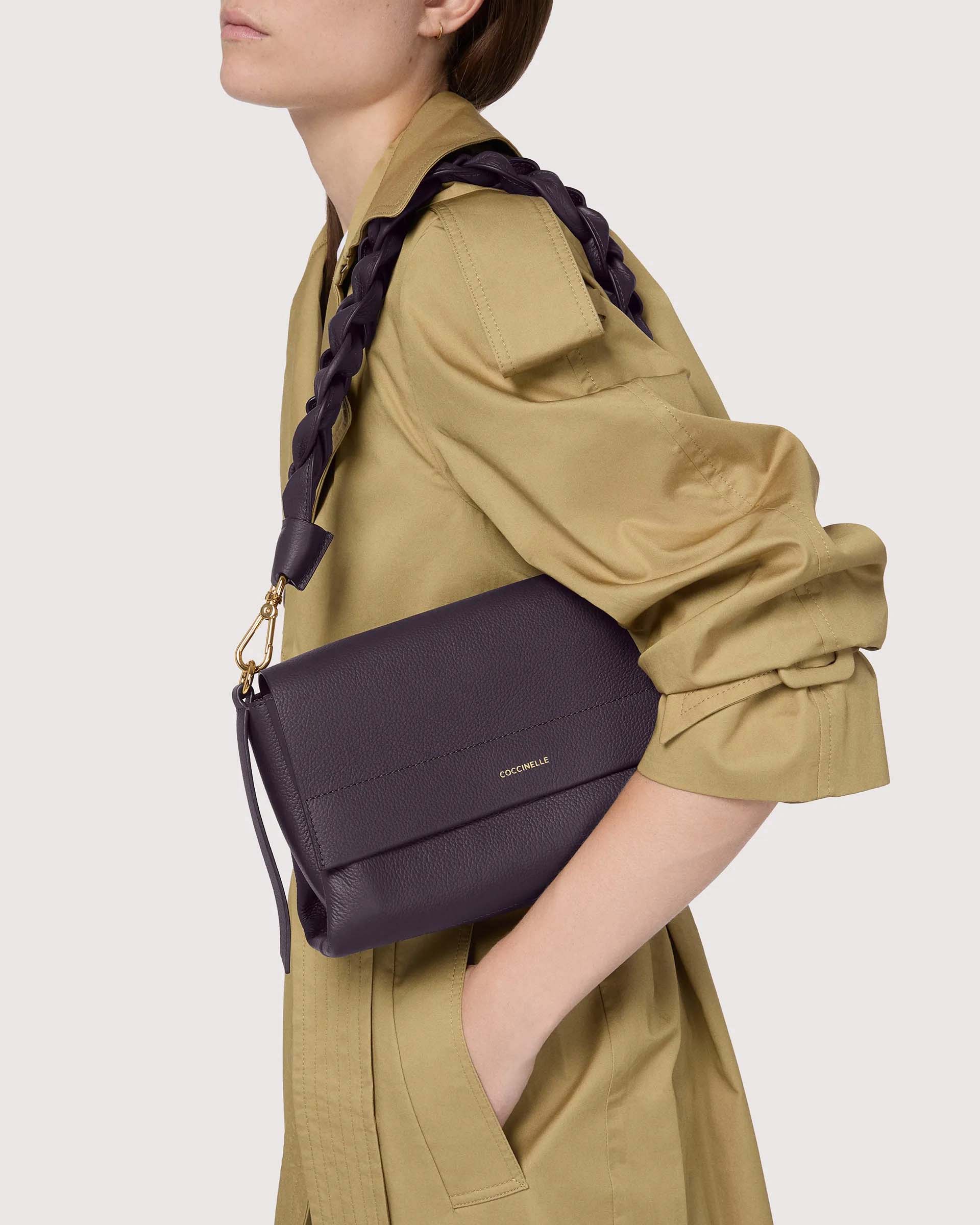Cleland Borsa A Spalla Nera Imbottita Con Catene E Tracolla Regolabile – Gioseppo Accessories - 5