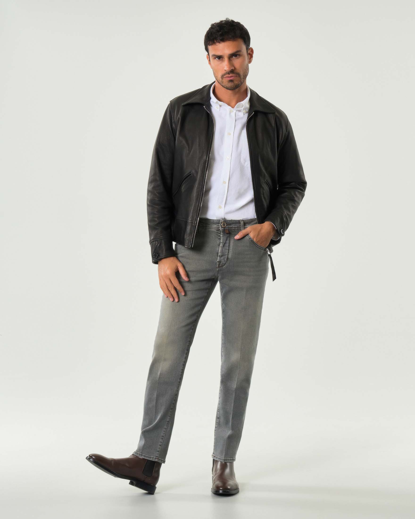 Jeans Jacob Cohen Scott carrot-fit in cotone stretch lavaggio grigio stone washed con sabbiature