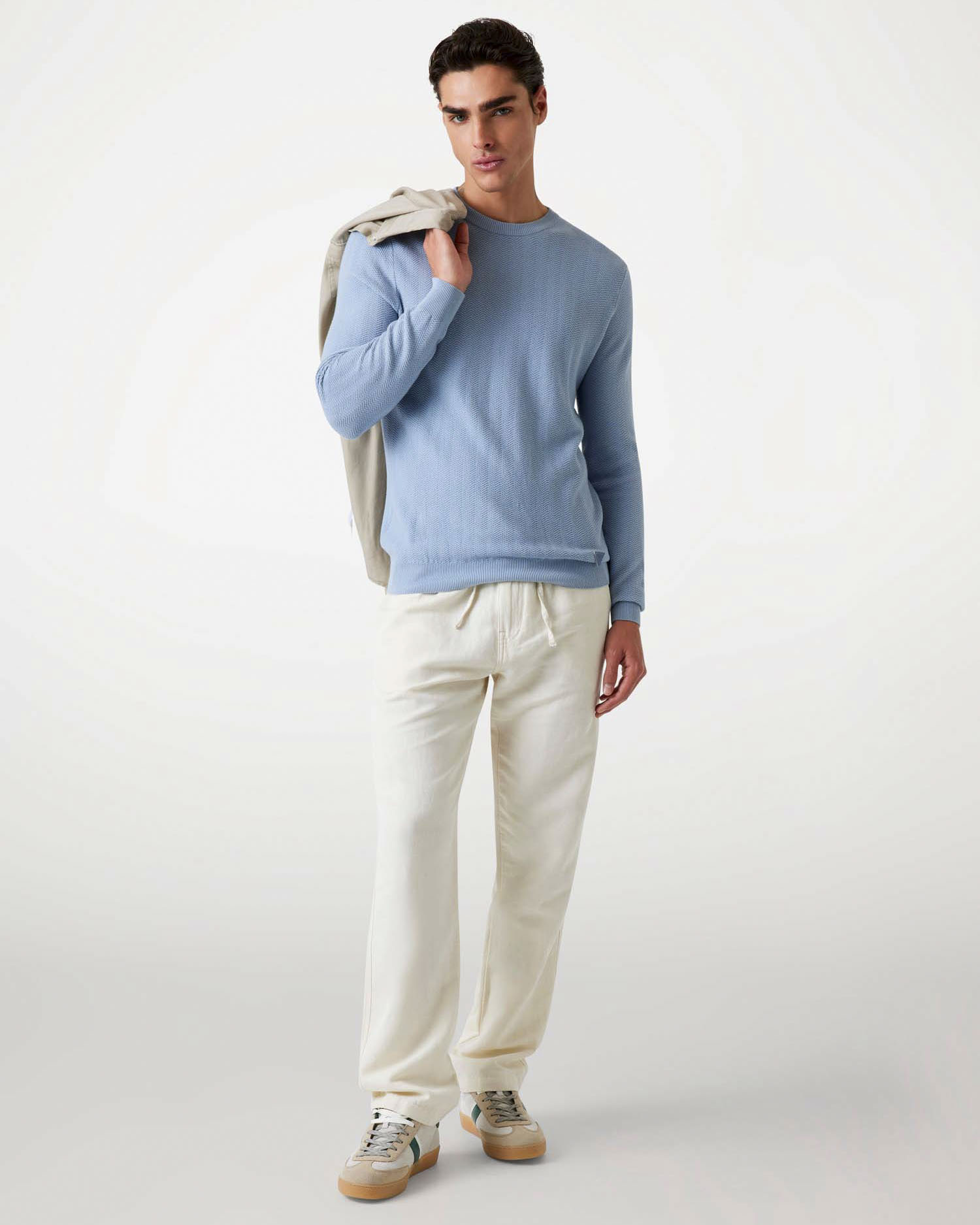 Maglia girocollo Guess azzurra in cotone e modal lavorata chevron