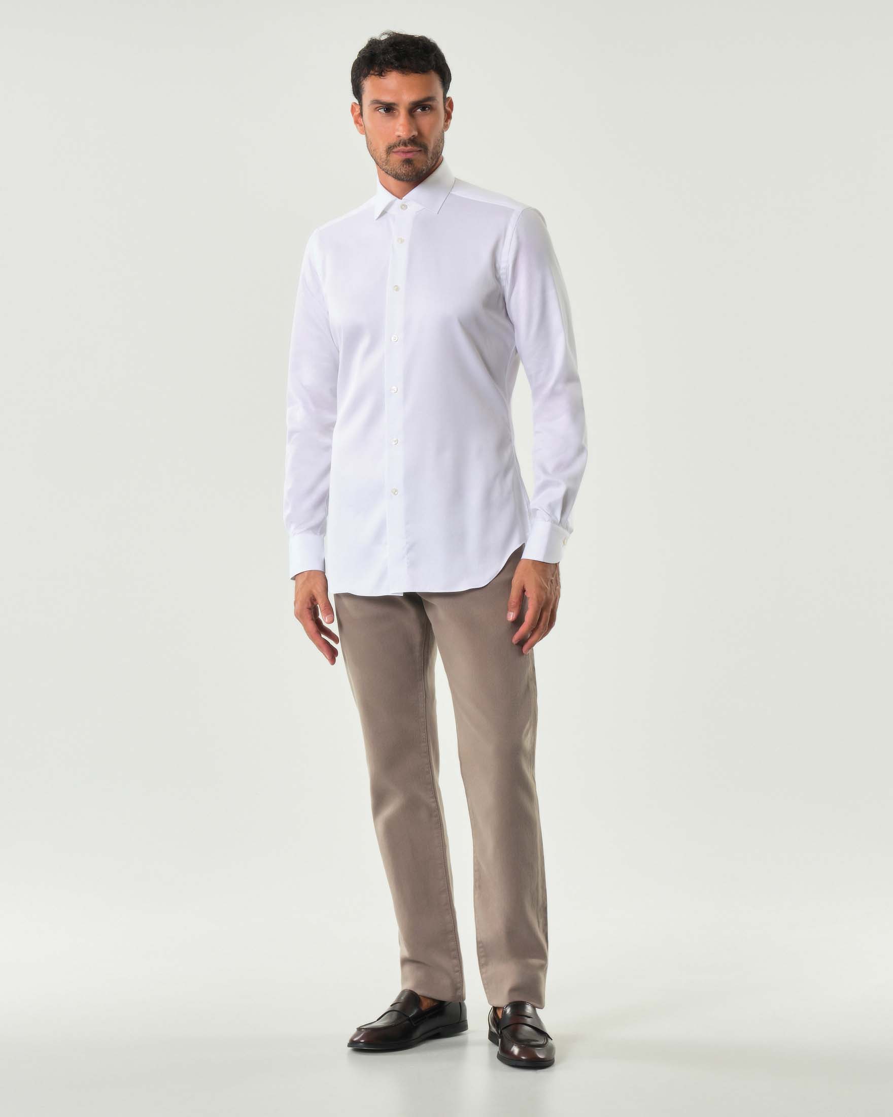 Camicia bianca in twill di puro cotone tailor-fit
