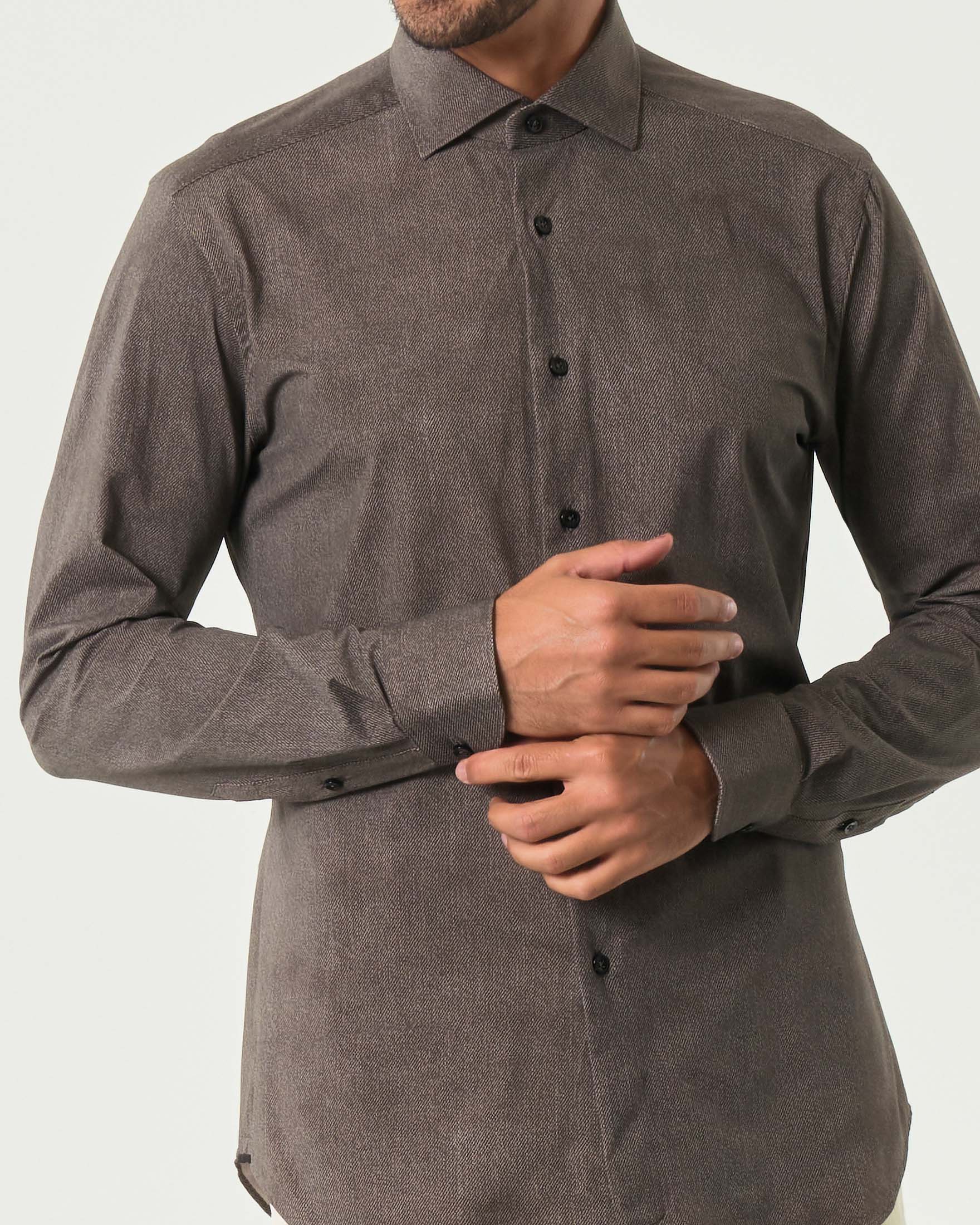 Camicia Xacus marrone in tessuto tecnico active a trama diagonale image