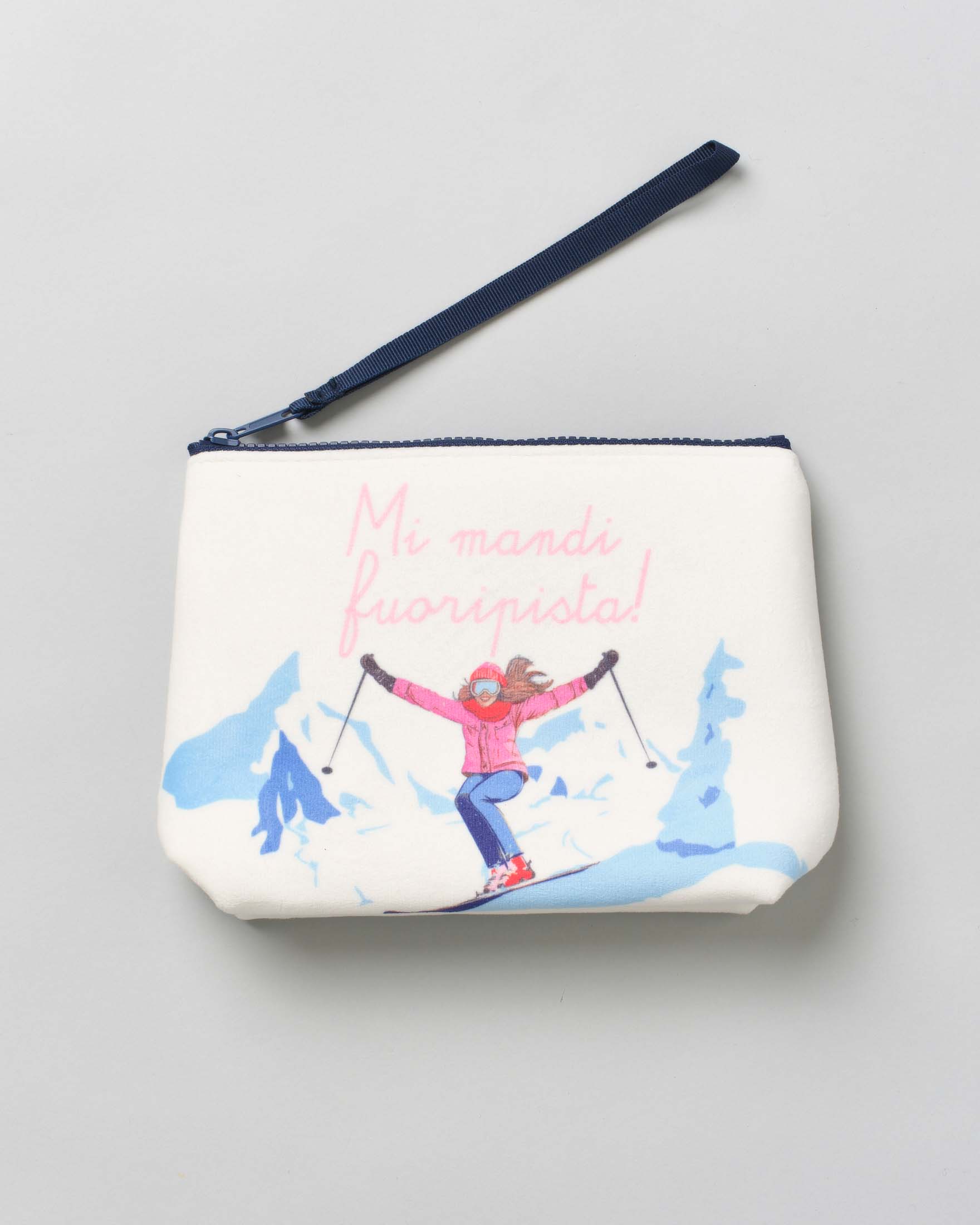 Pochette MC2 Saint Barth bianca effetto scuba con paesaggio sciistico e scritta Mi mandi fuori di pista!