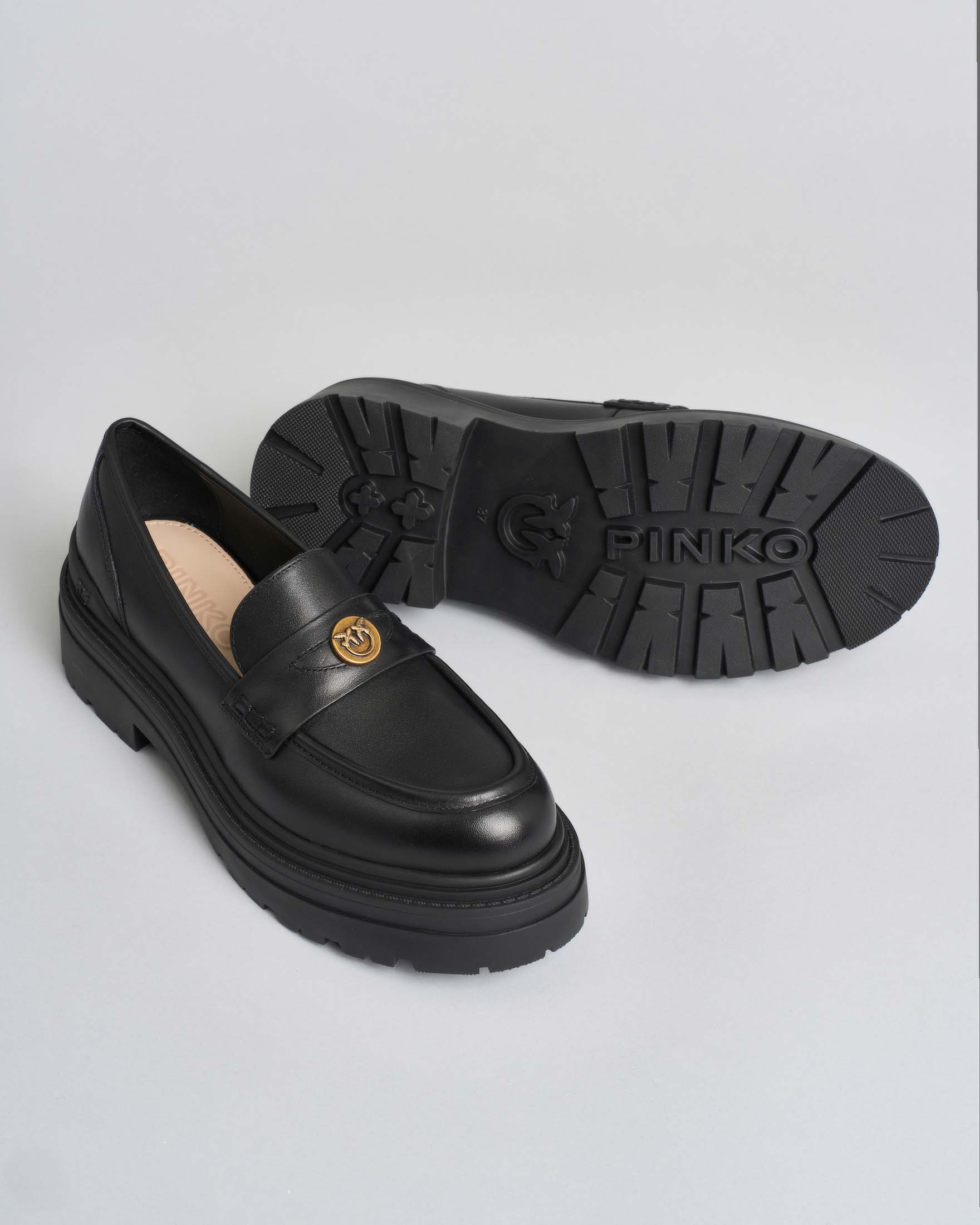 Mocassino Mia nero Pinko con suola chuncky e placca con logo Love Birds image