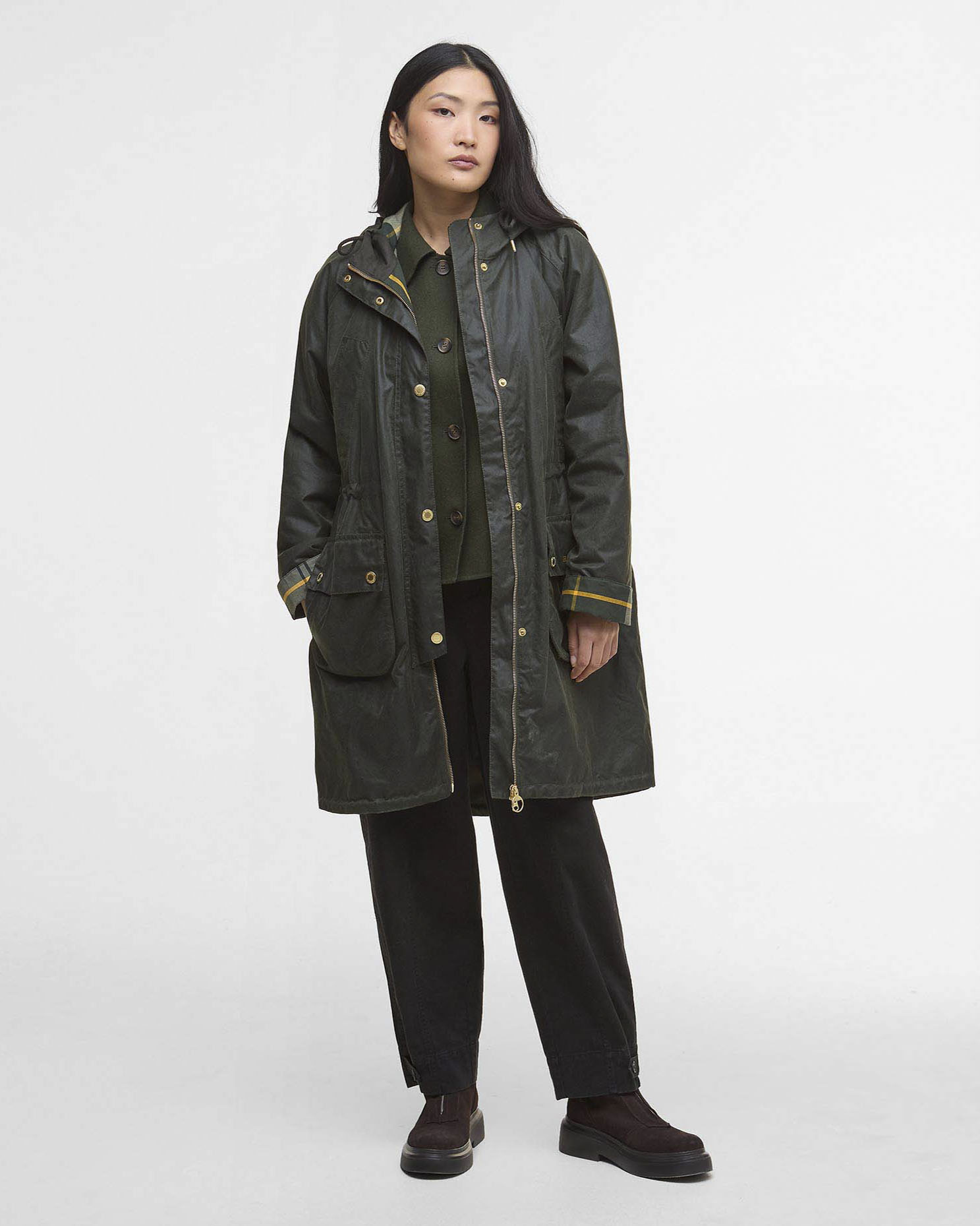 Parka Barbour Marcy verde oliva in cotone cerato con fodera tartan e cappuccio fisso image