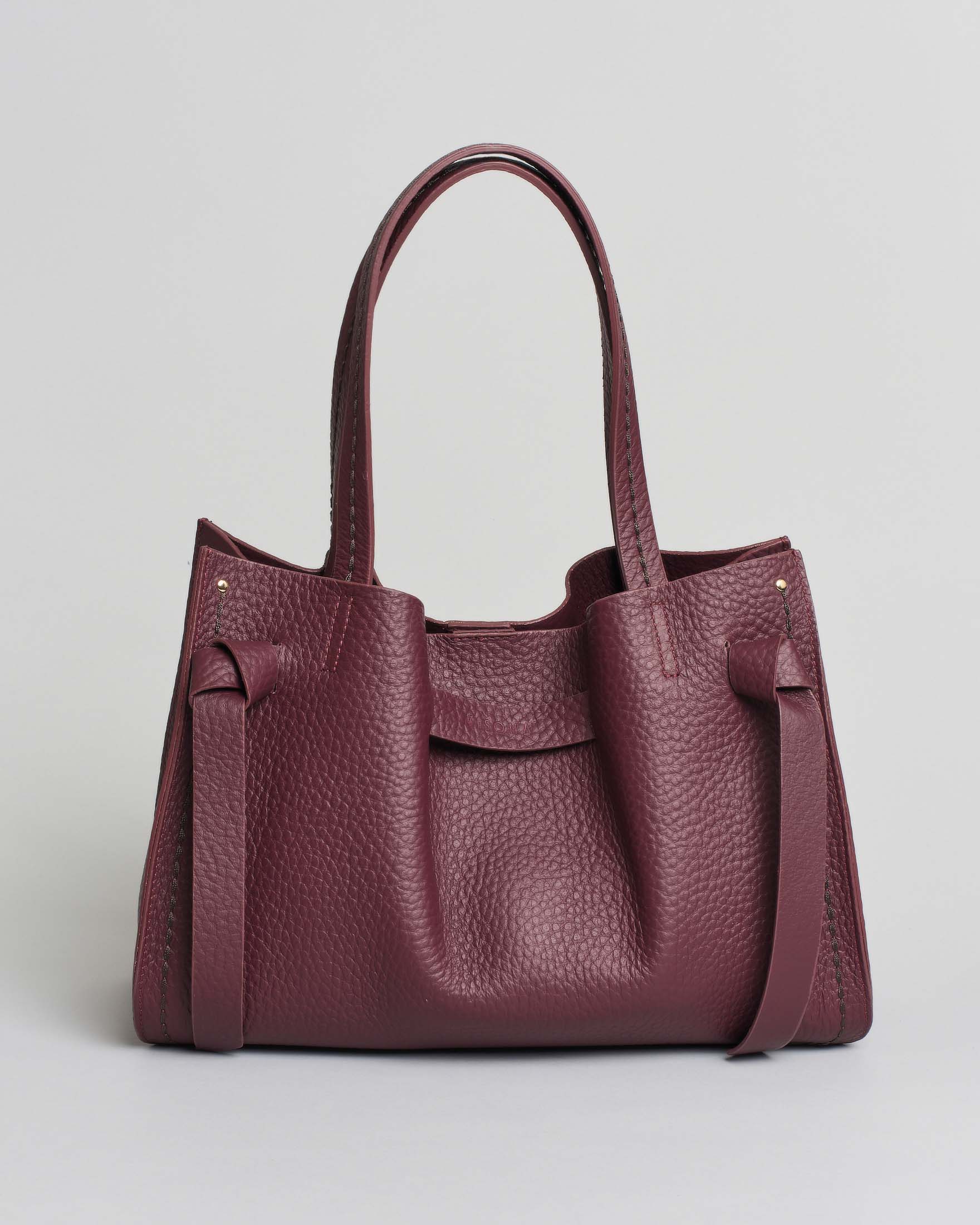 Borsa bordeaux Visonà misura grande in pelle martellata con inserto abbinato a nodi e impunture a contrasto