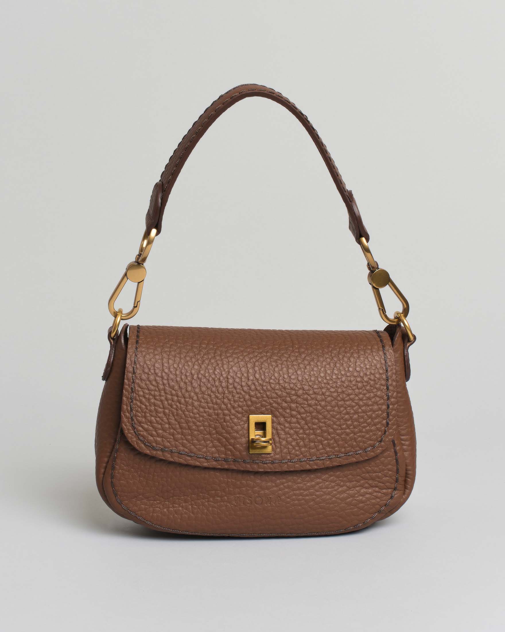 Borsa a spalla Visonà color noce misura piccola in pelle martellata con patta di chiusura e impunture a contrasto