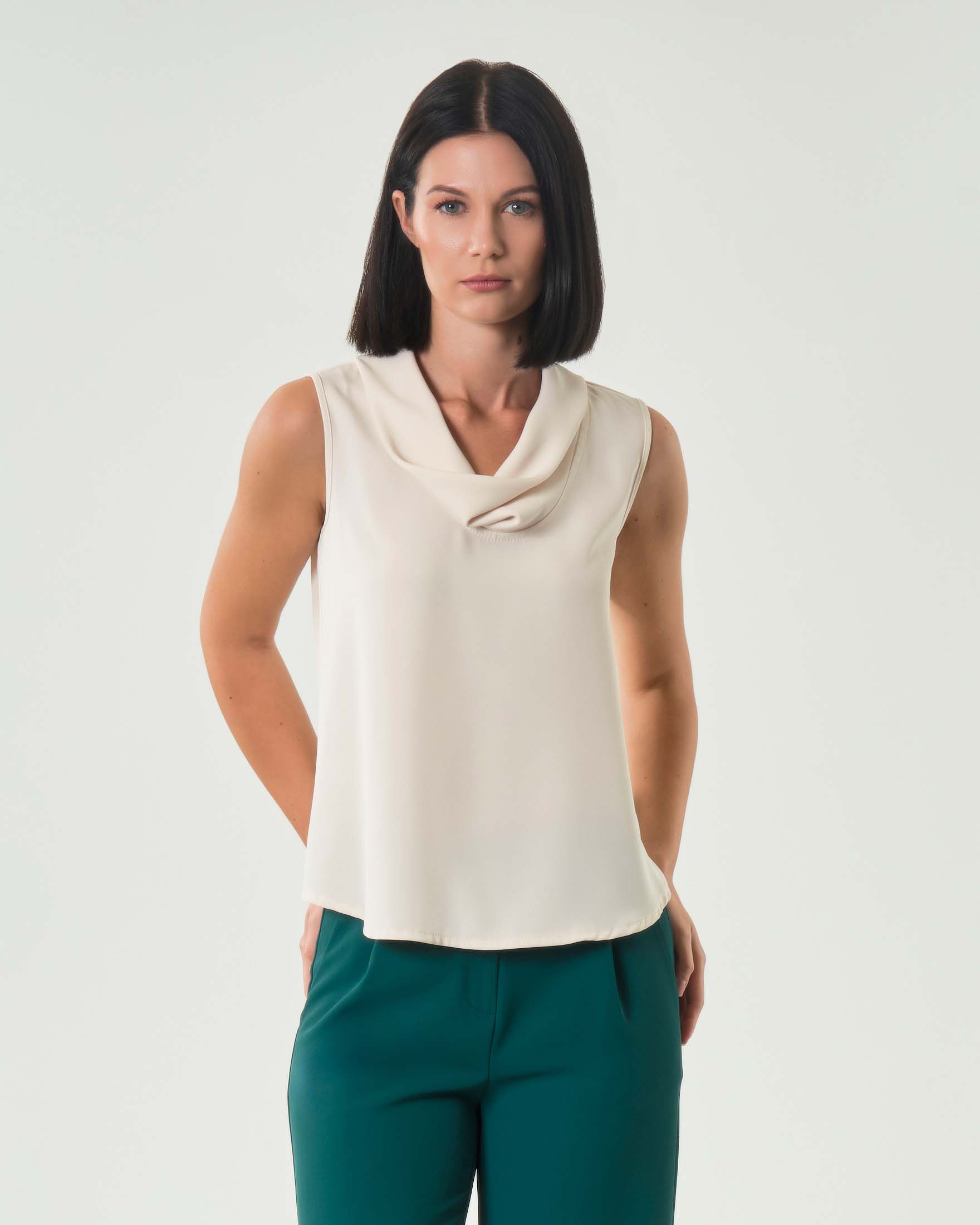 Top color burro Hlo! in crèpe con scollo a ciambella