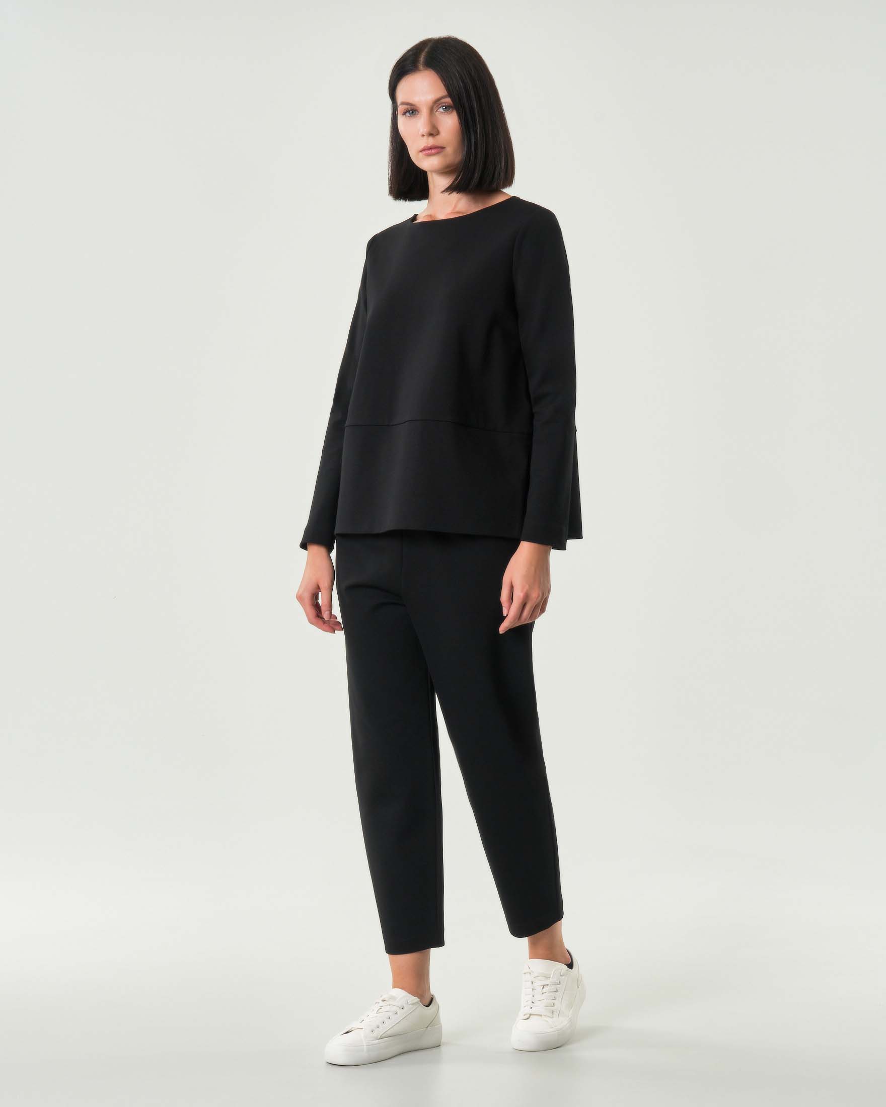 Pantaloni neri Hlo! dalla linea baloon in tessuto lavorato a punto Milano con elastico inserito in vita