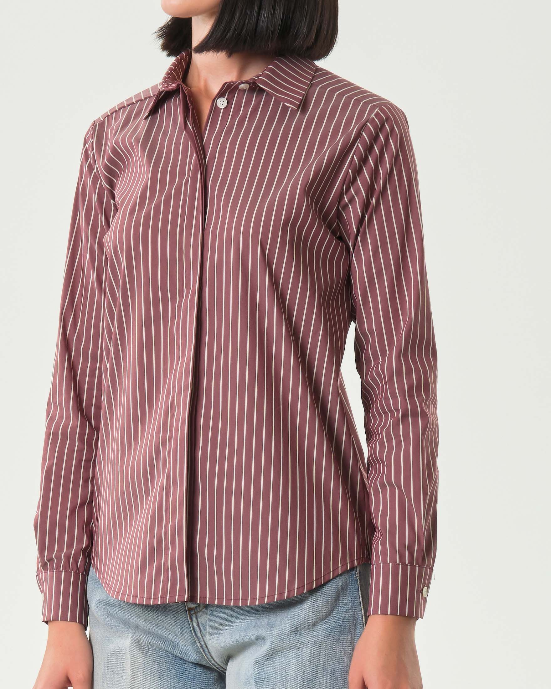 Camicia bordeaux Hlo! in misto cotone stretch a righine bianche con chiusura all'inglese image