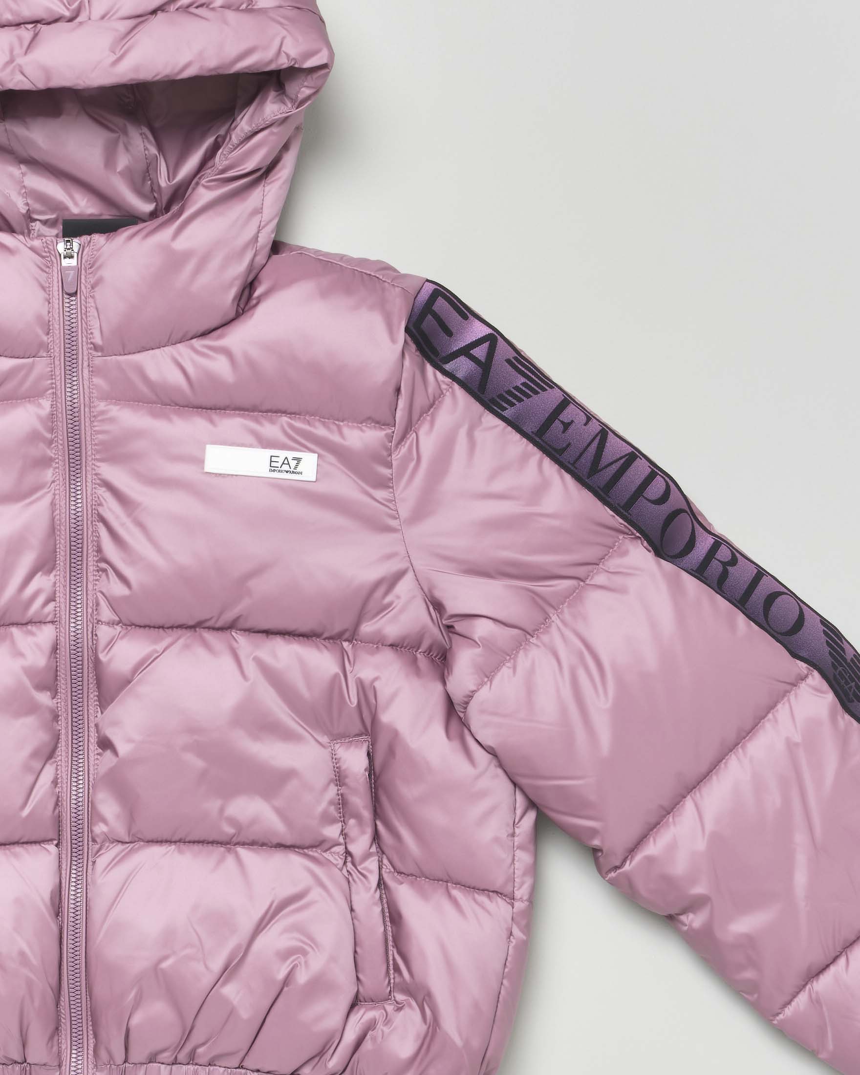 Piumino EA7 color malva lucido e bande logo monogram viola image