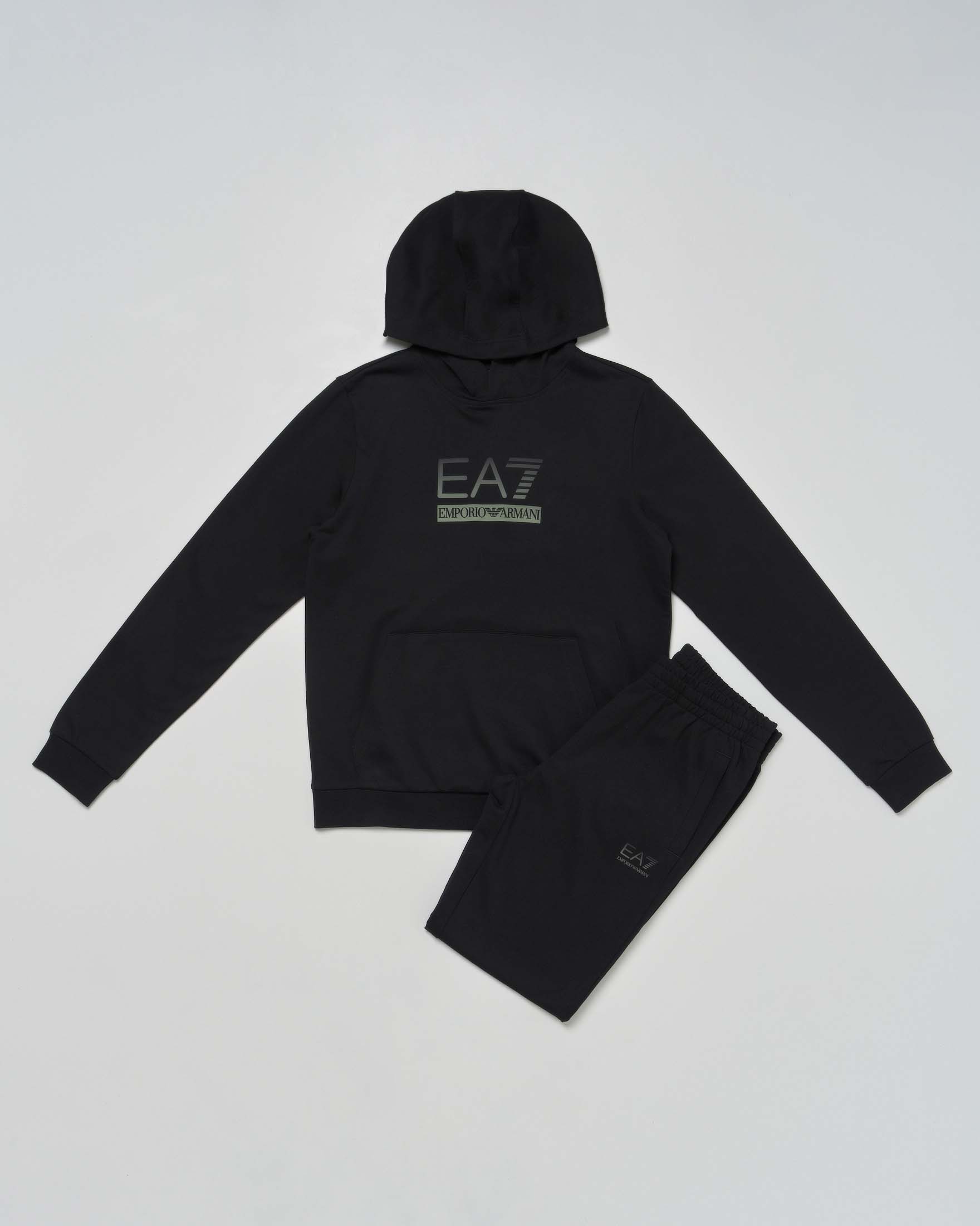 Tuta EA7 in felpa di puro cotone garzato nera con logo verde militare