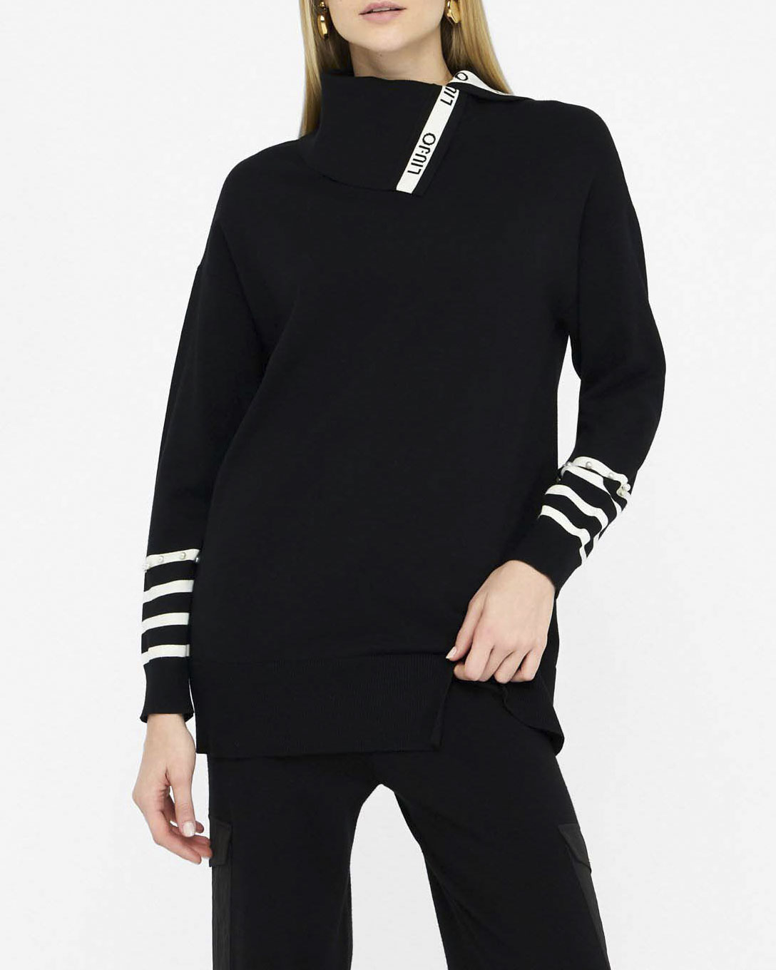 Maglia Liu Jo Sport nera in viscosa con righe e collo alto logo