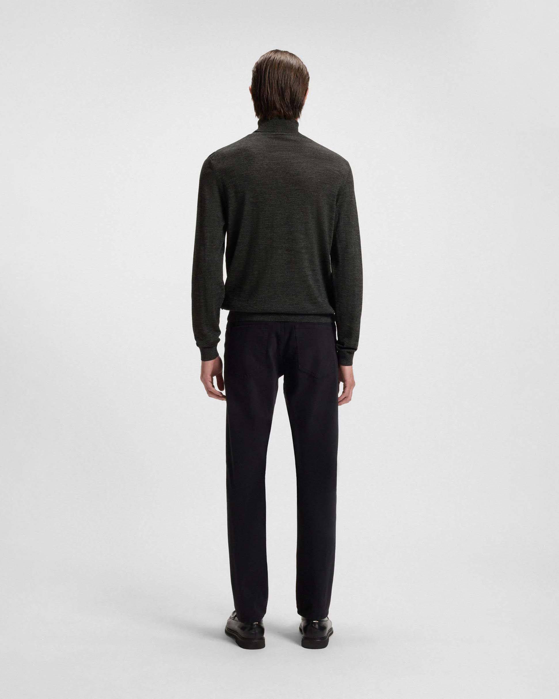 Dolcevita Boss grigio antracite in pura lana merino image