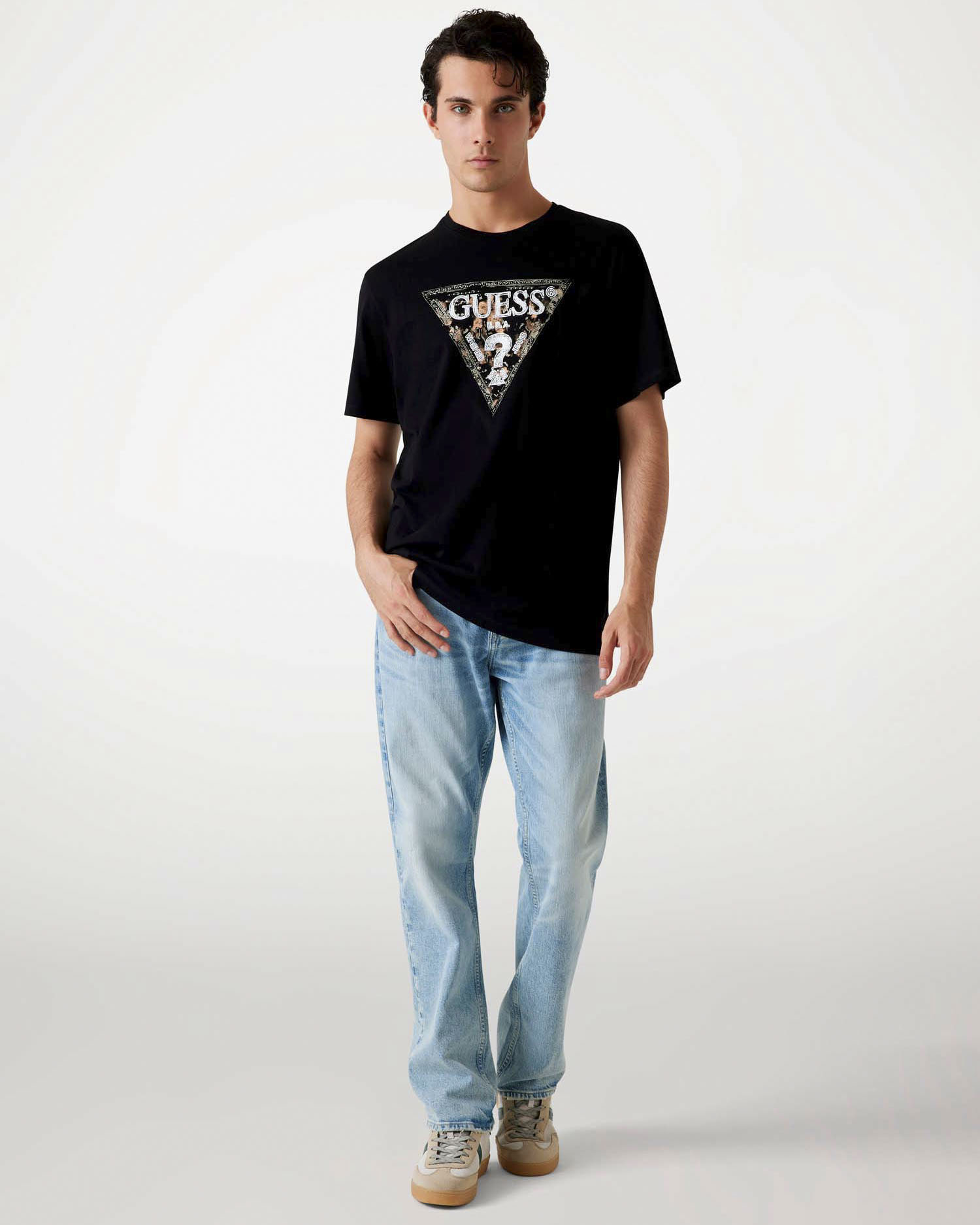 T-shirt Guess nera in cotone con stampa logo triangolo frontale