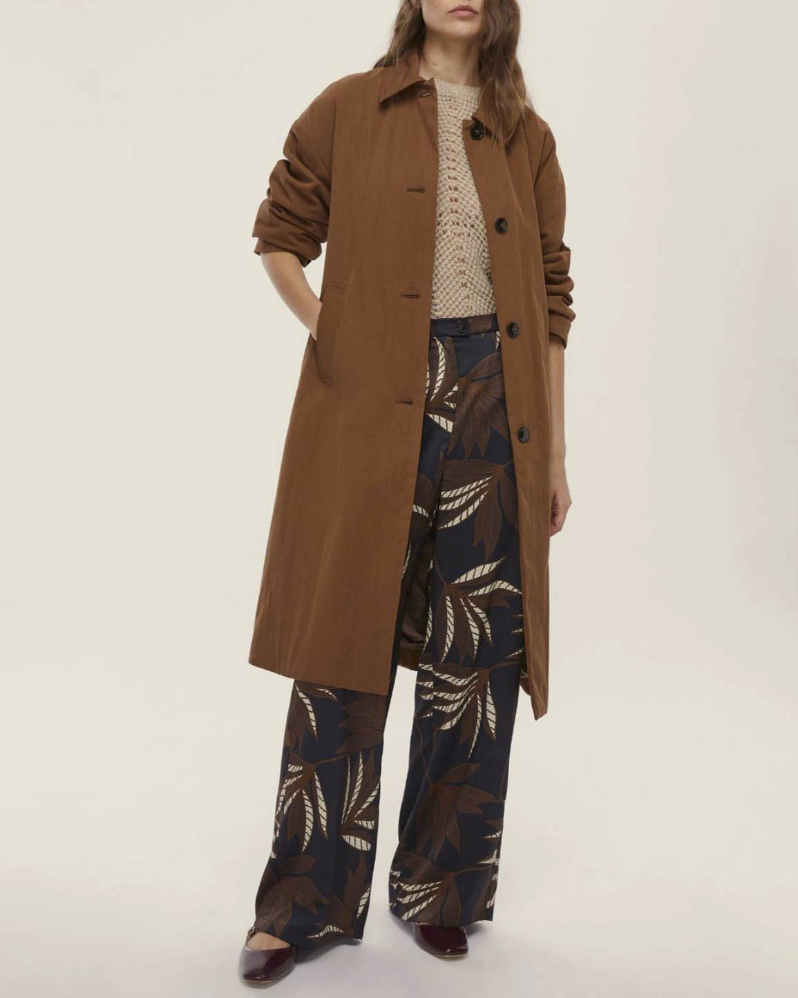 Trench Emme Marella color cuoio gabardina di cotone antigoccia imbottita con colletto a camicia