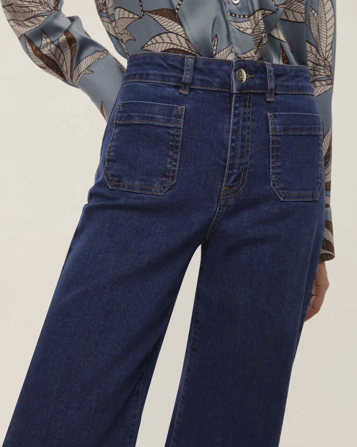 Jeans flare blu Emme Marella in cotone stretch con taschini applicati in vita image