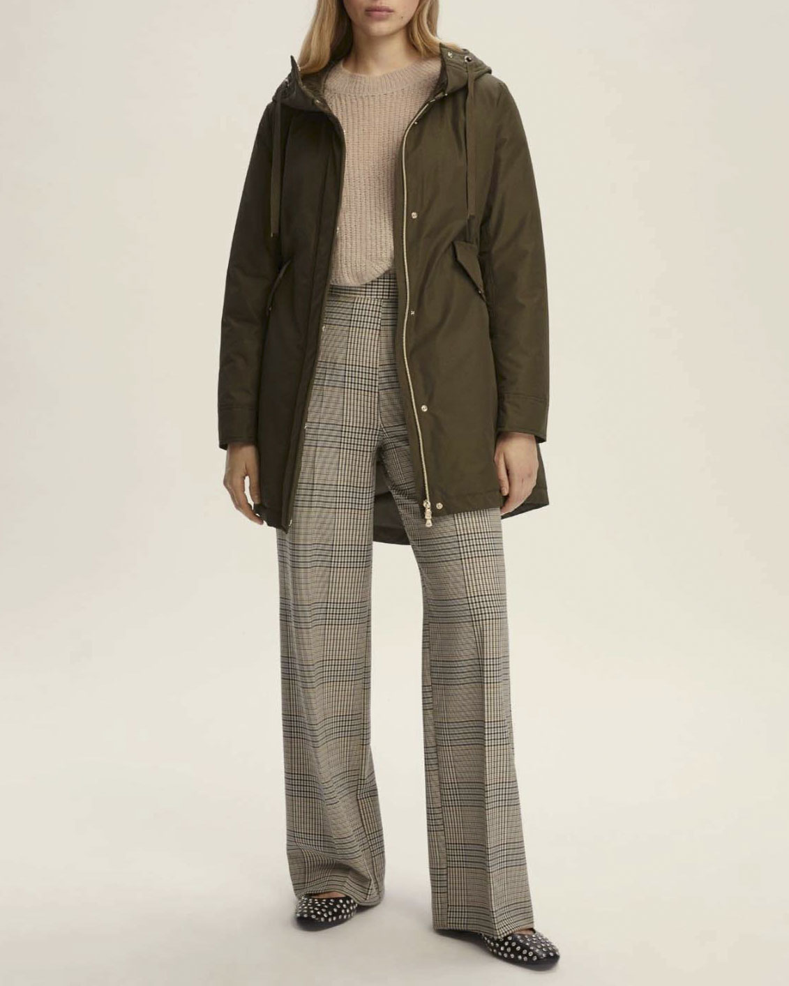 Parka verde militare Emme Marella in taffetà tecnico imbottito con cappuccio e fondo a code di rondine