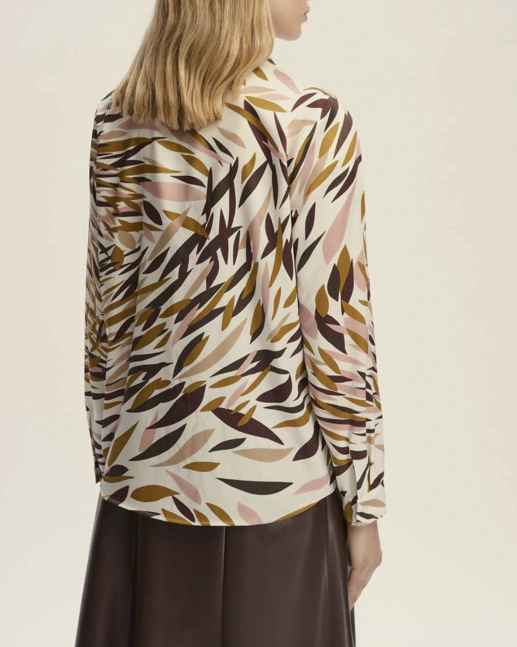 Camicia bianca Emme Marella in raso a fantasia foliage rosa bordeaux e color lime