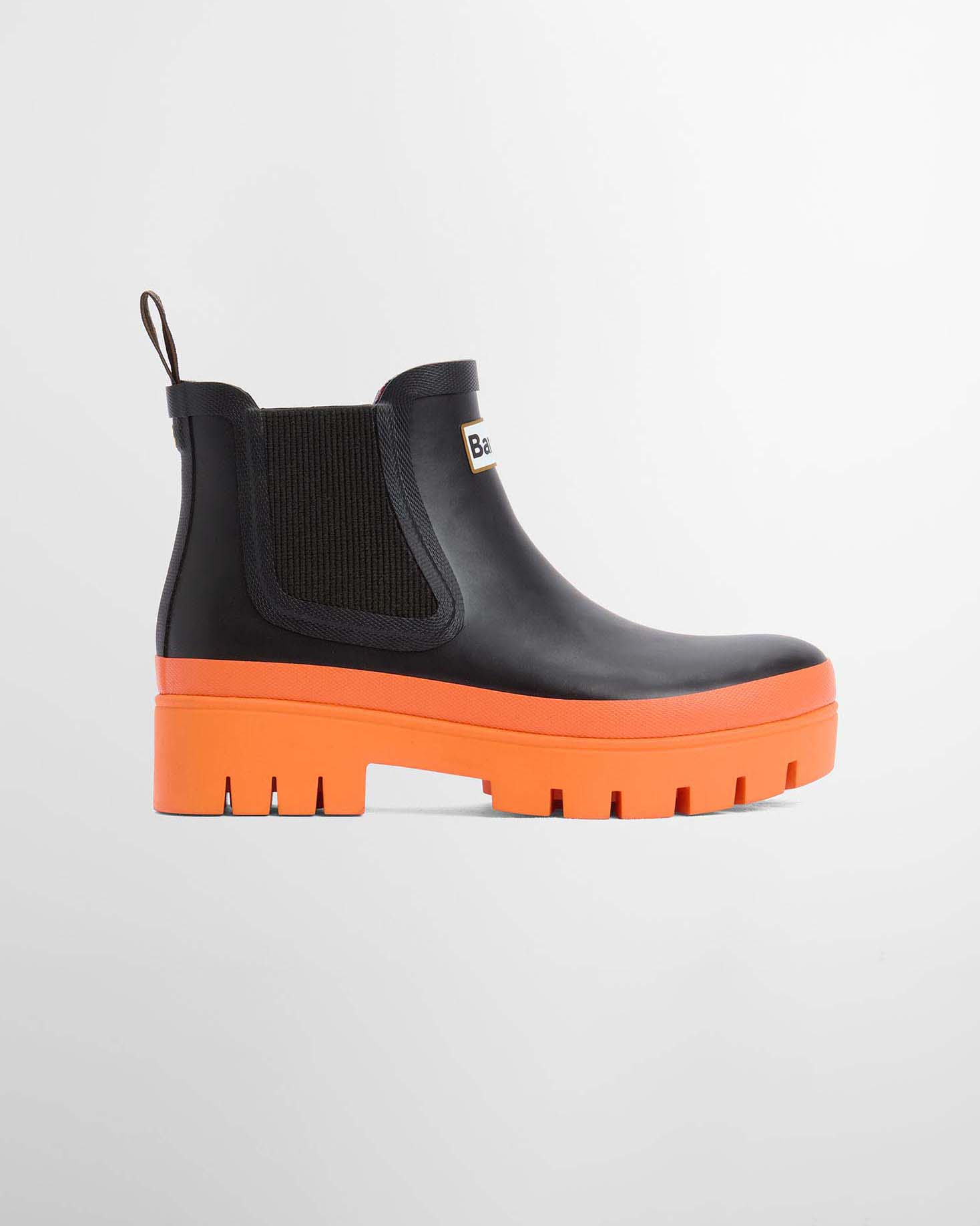 Stivaletti neri in gomma modello Halton Barbour con suola alta in gomma a carrarmato arancione