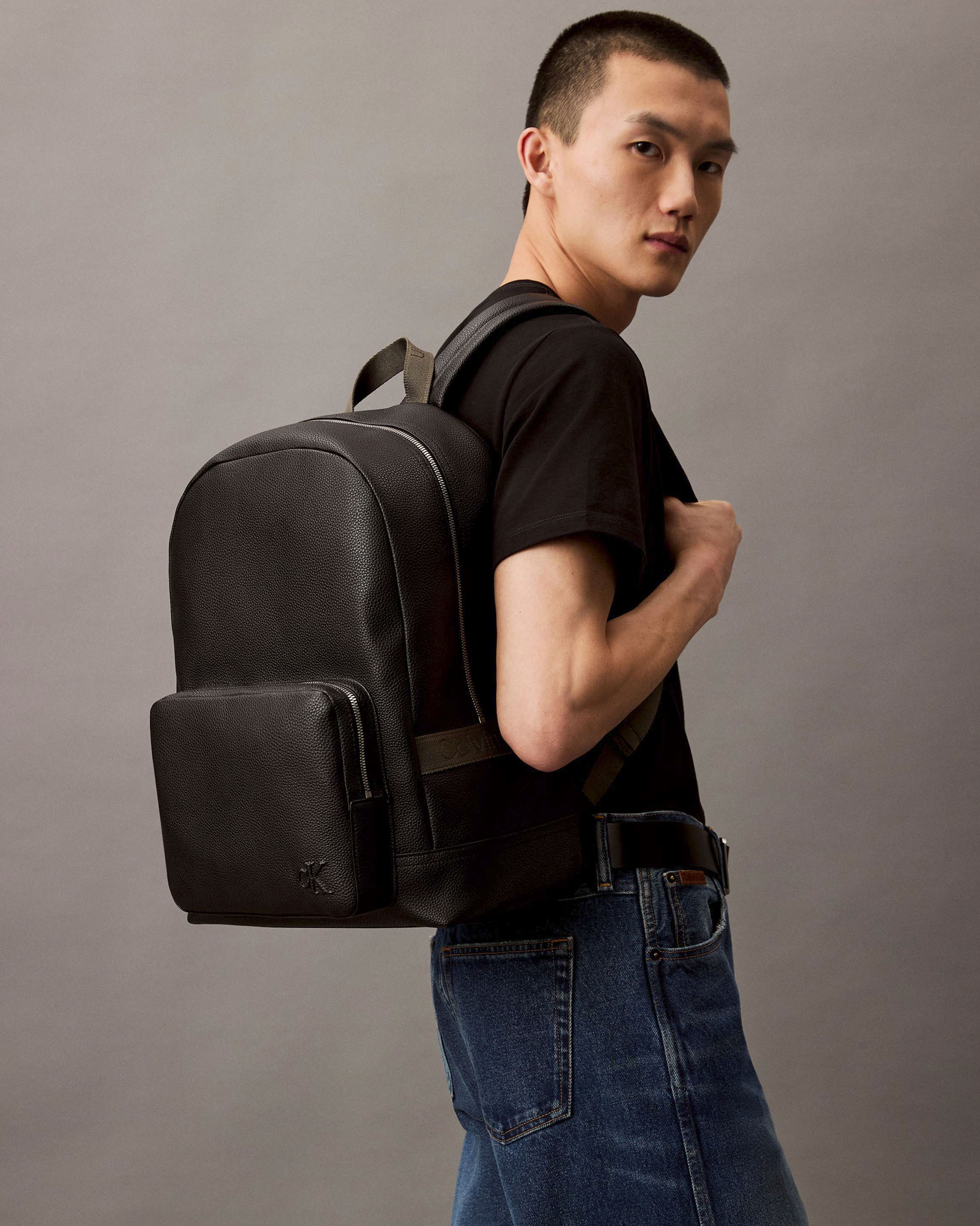 Zaino Calvin Klein Jeans nero in similpelle martellata