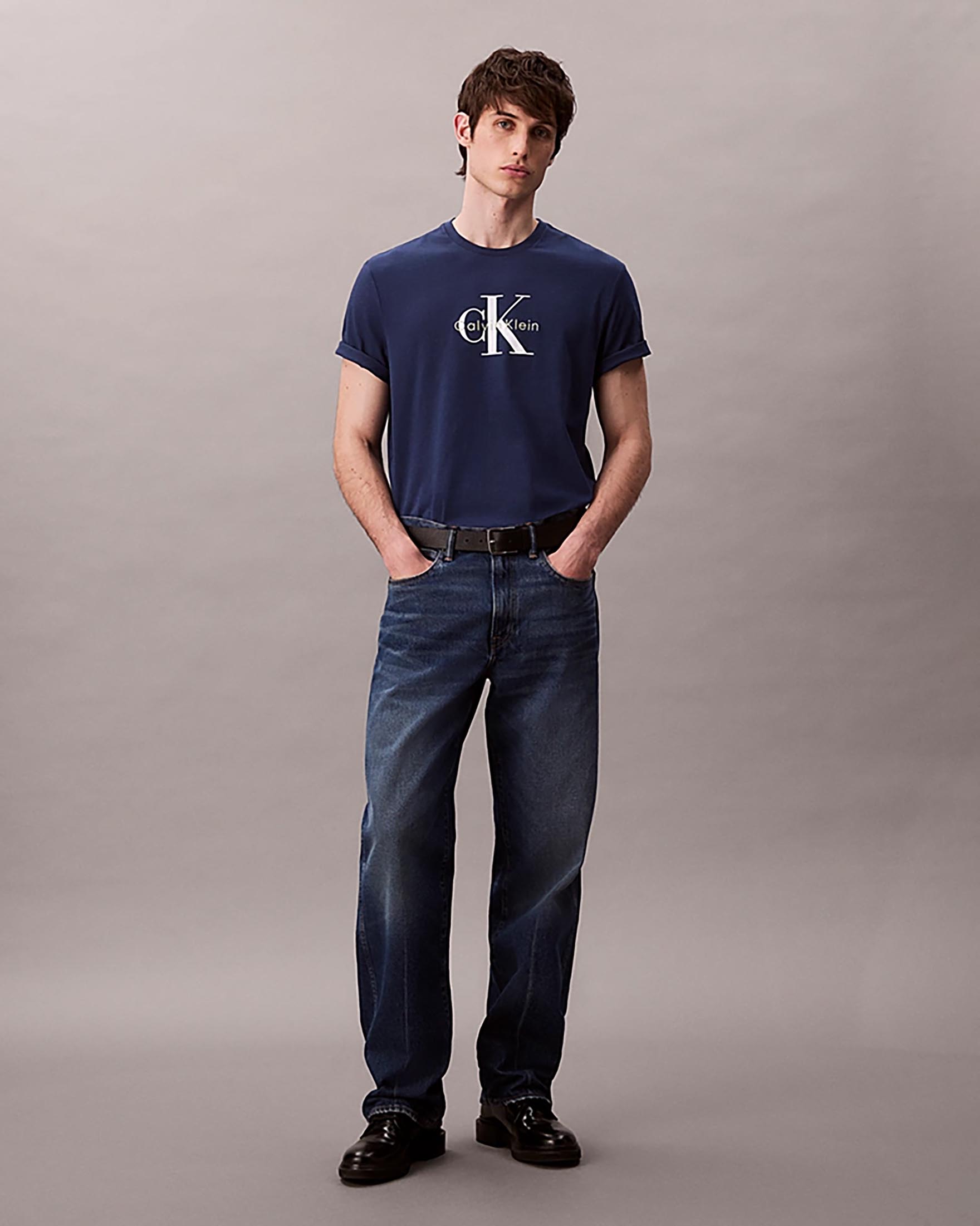 T-shirt Calvin Klein Jeans blu in cotone con logo monogramma stampato frontale