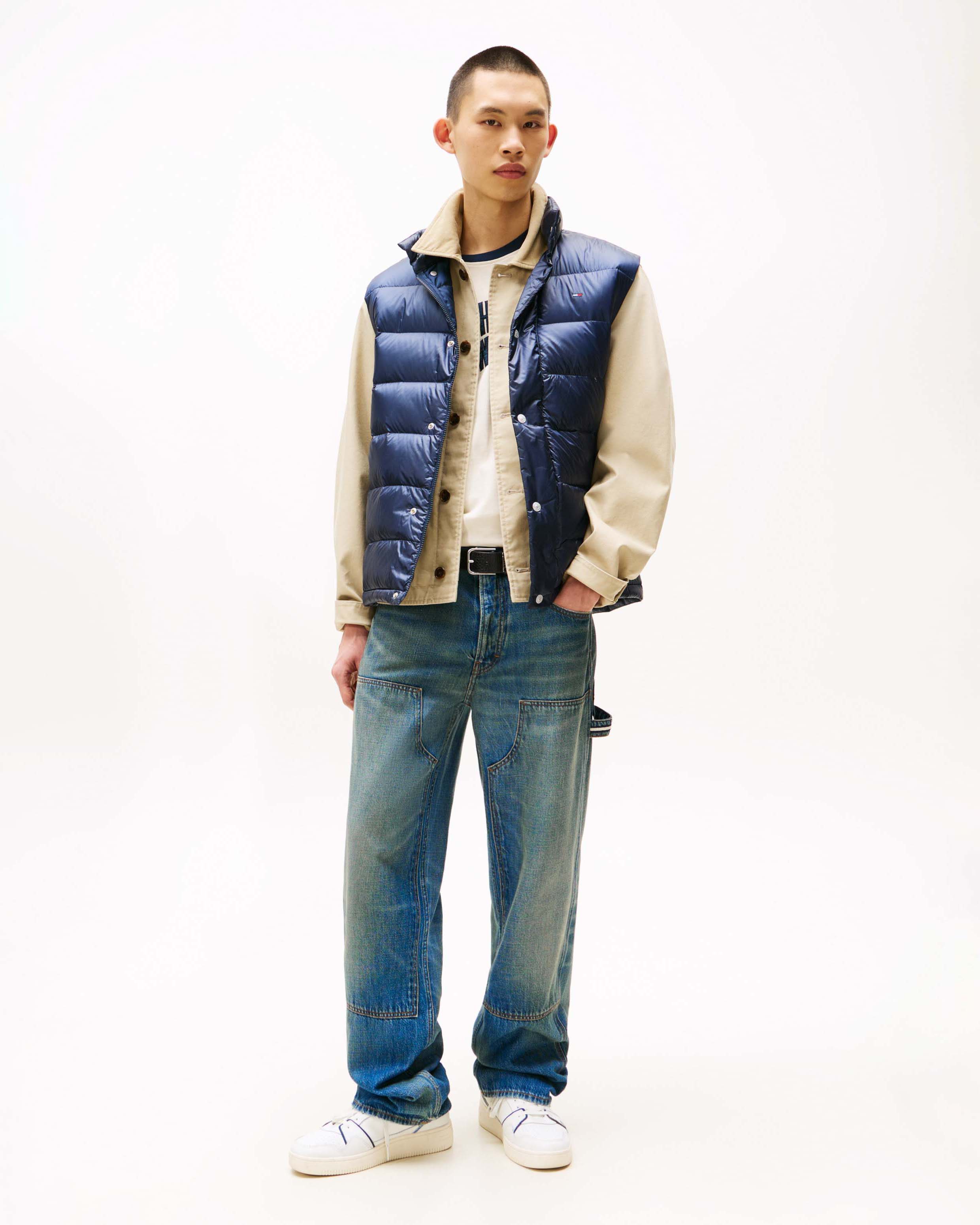 Piumino gilet Tommy Jeans blu in nylon imbottito in piuma con chiusura a bottoni