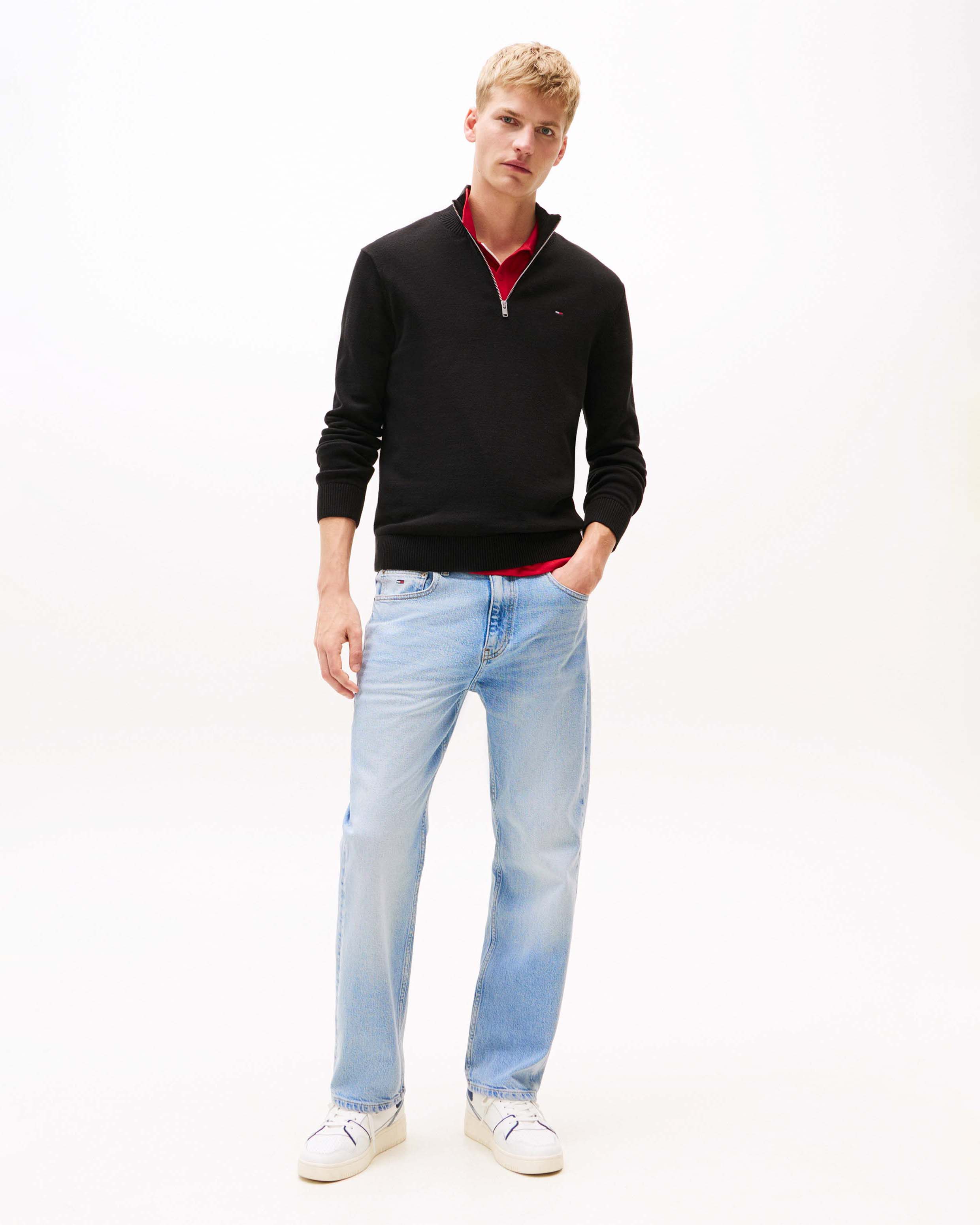 Maglia Tommy Jeans nera in puro cotone con apertura a mezza zip