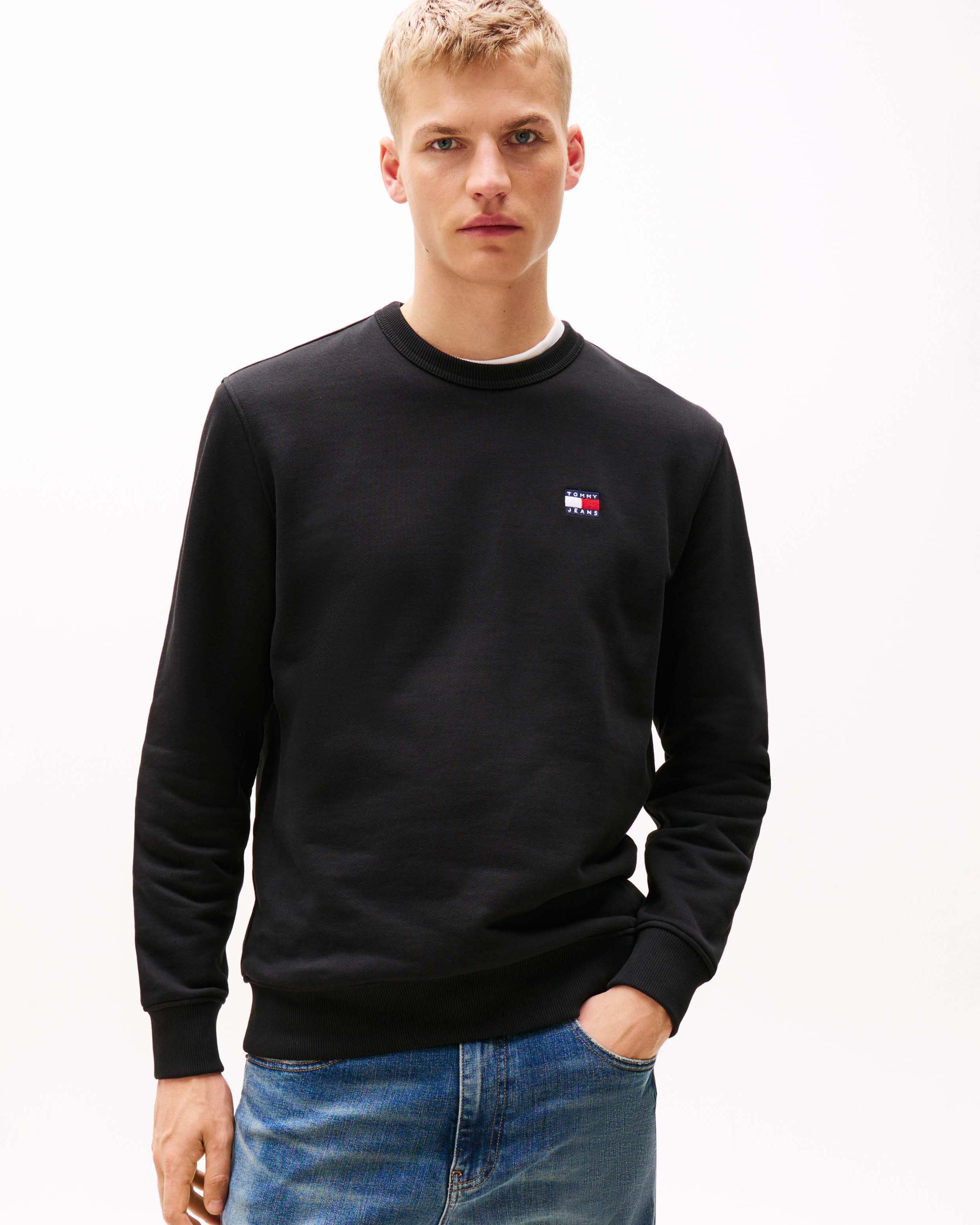 Felpa girocollo Tommy Jeans nera con flag porta logo al petto